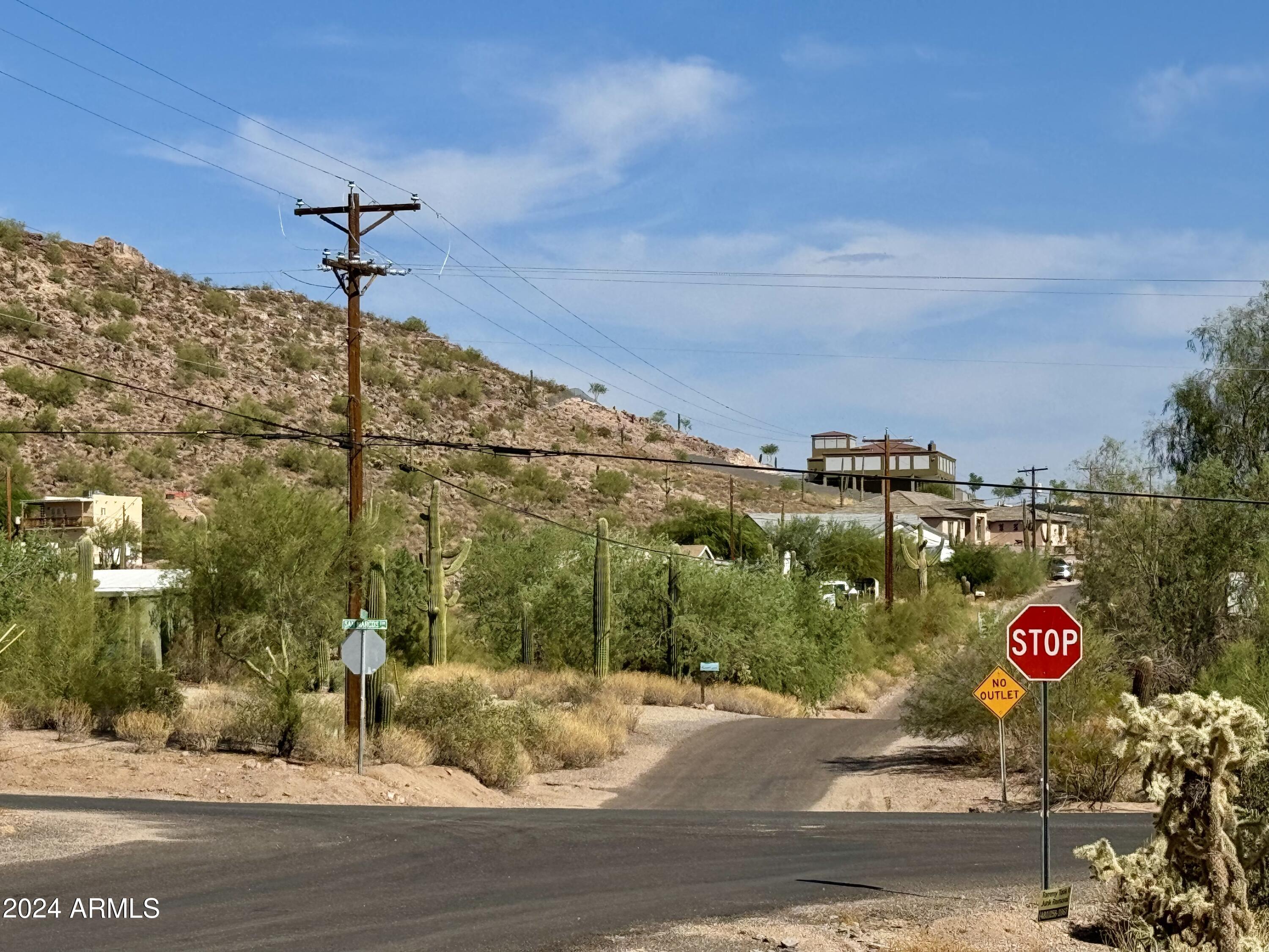 865 W SADDLE BUTTE Street