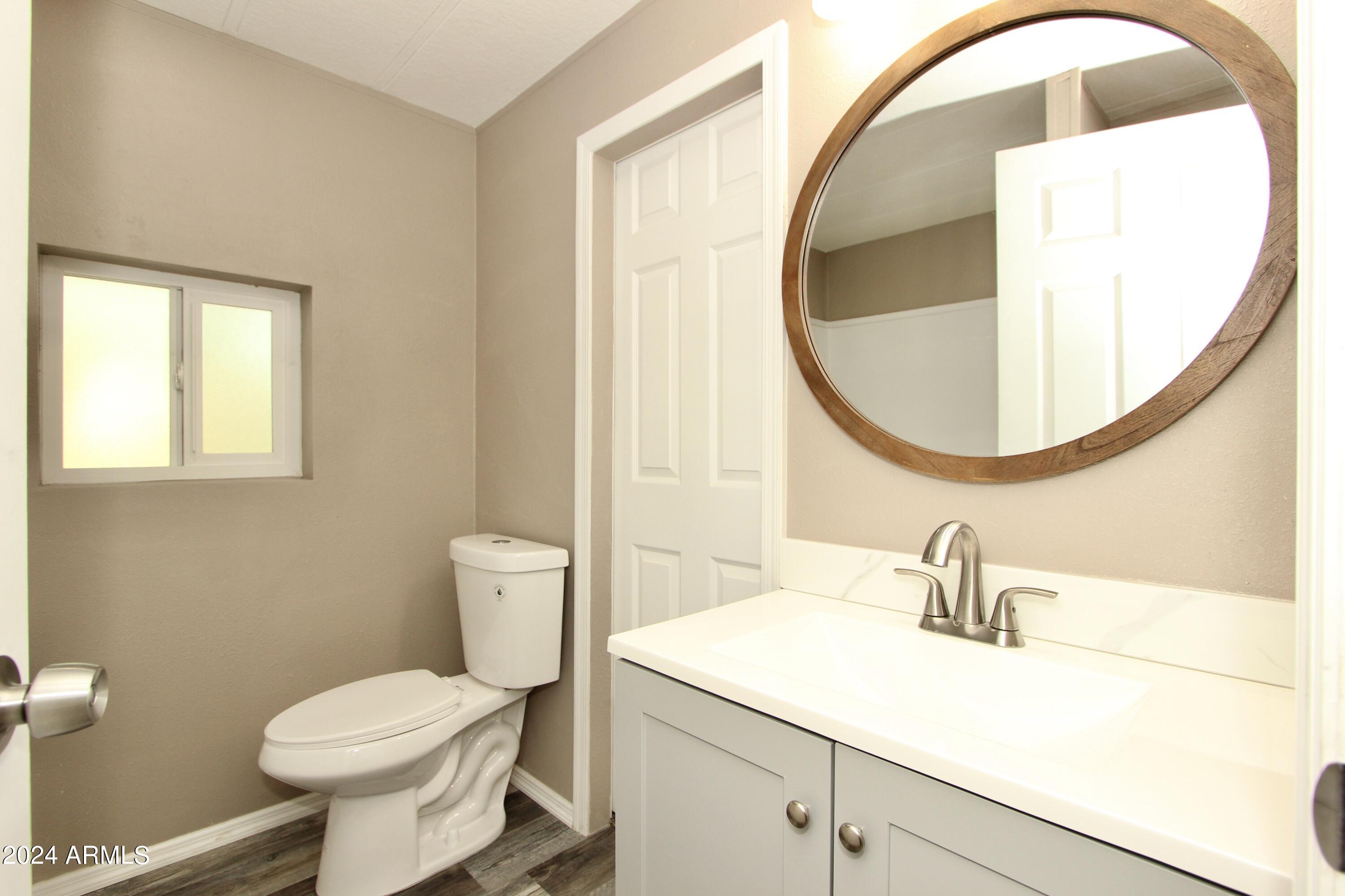 865 W SADDLE BUTTE Street