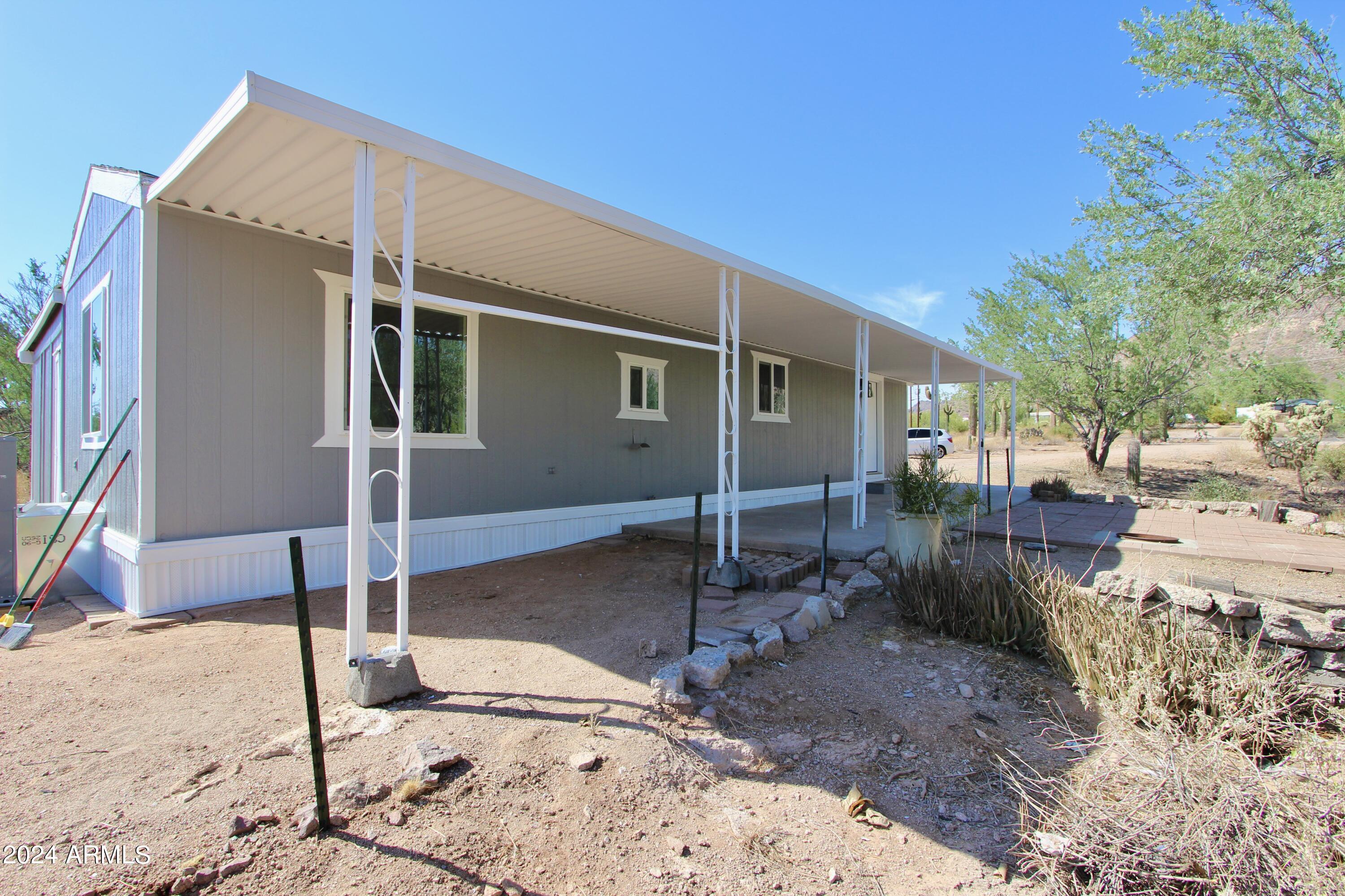 865 W SADDLE BUTTE Street