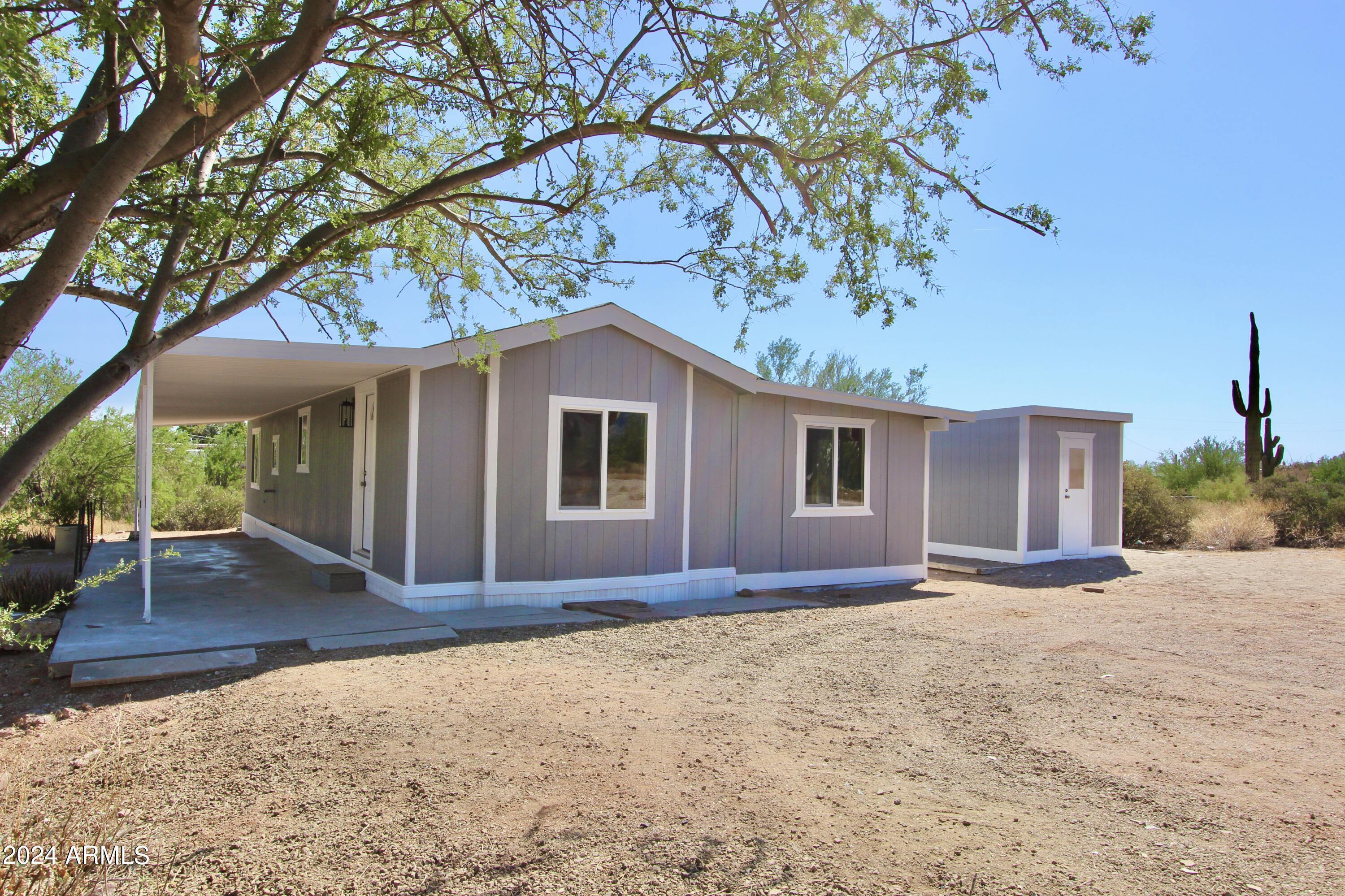 865 W SADDLE BUTTE Street