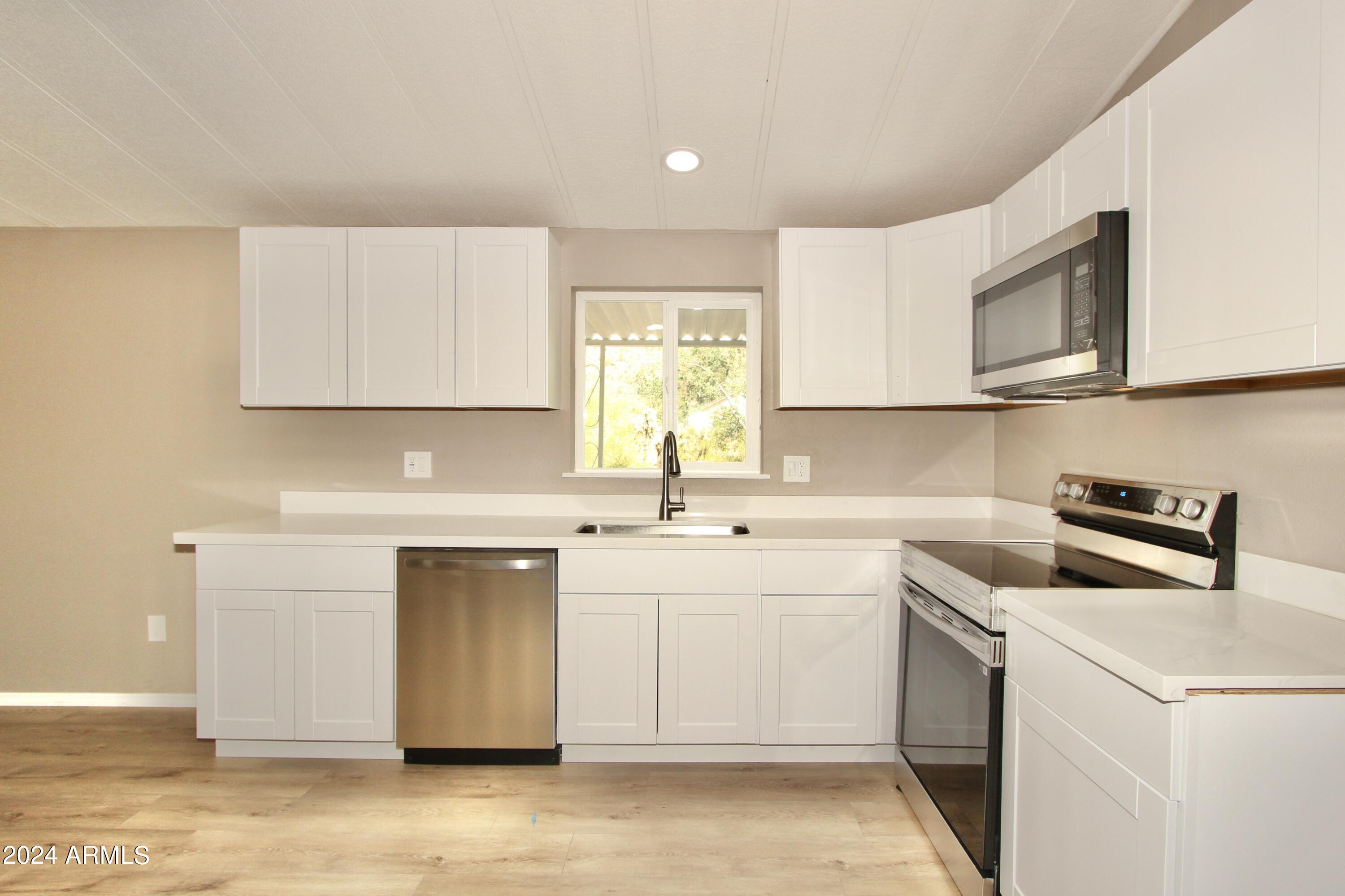 865 W SADDLE BUTTE Street