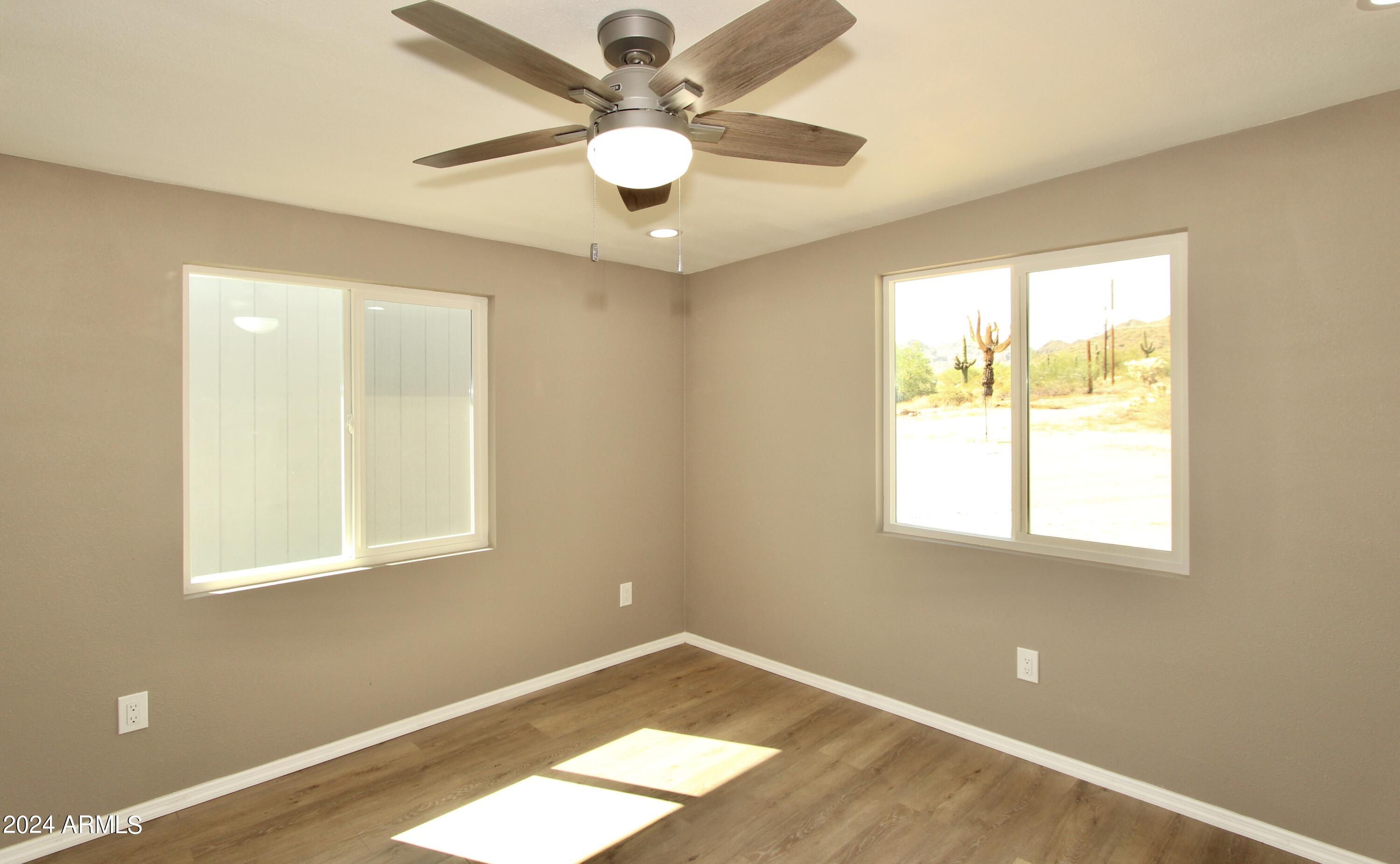 865 W SADDLE BUTTE Street