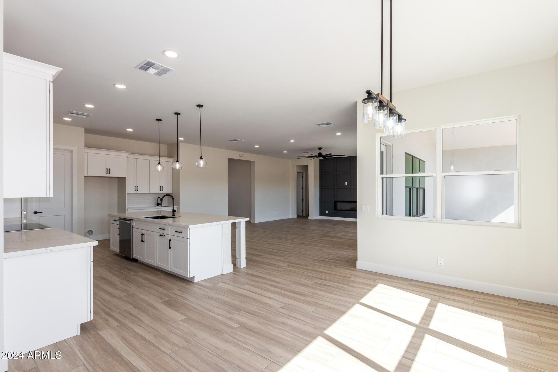 3001 W SUN BEAM Lane