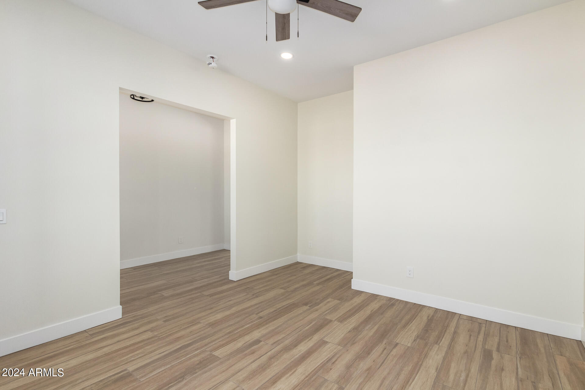 3001 W SUN BEAM Lane