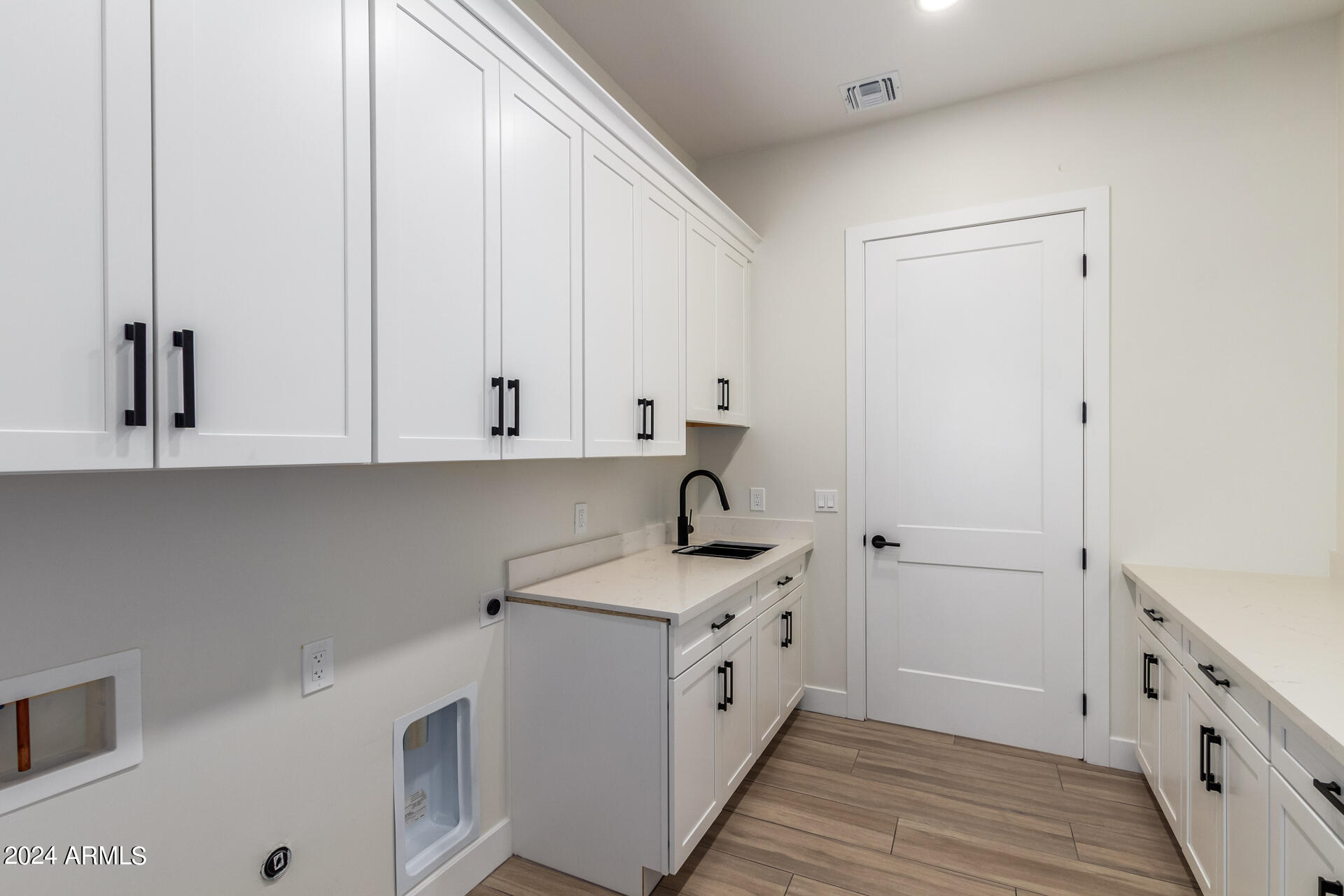 3001 W SUN BEAM Lane