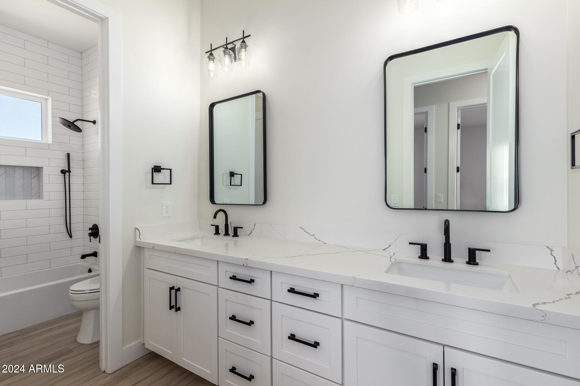 3001 W SUN BEAM Lane