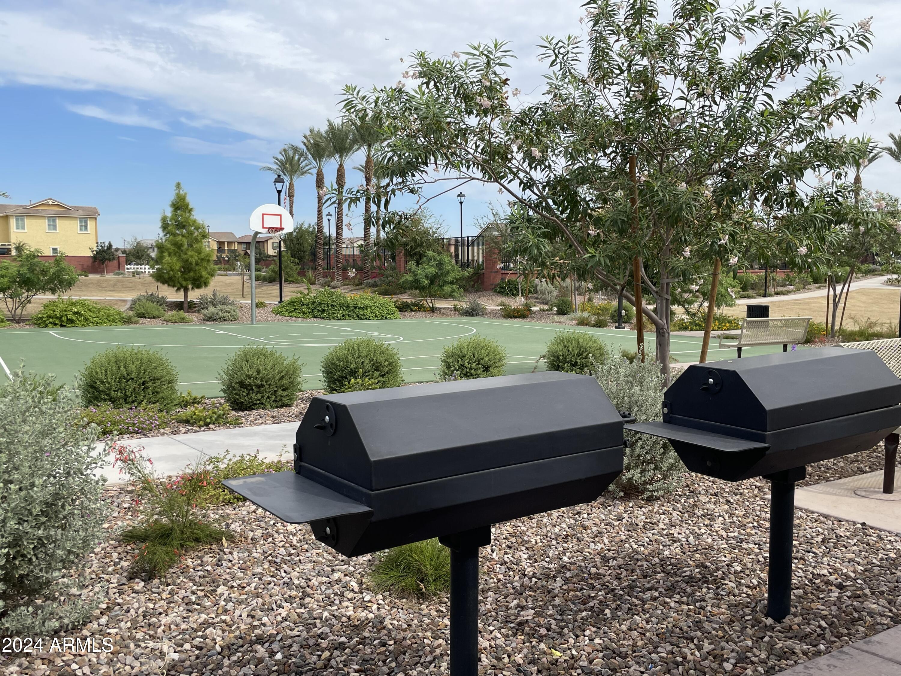 2576 S QUAINTANCE Street