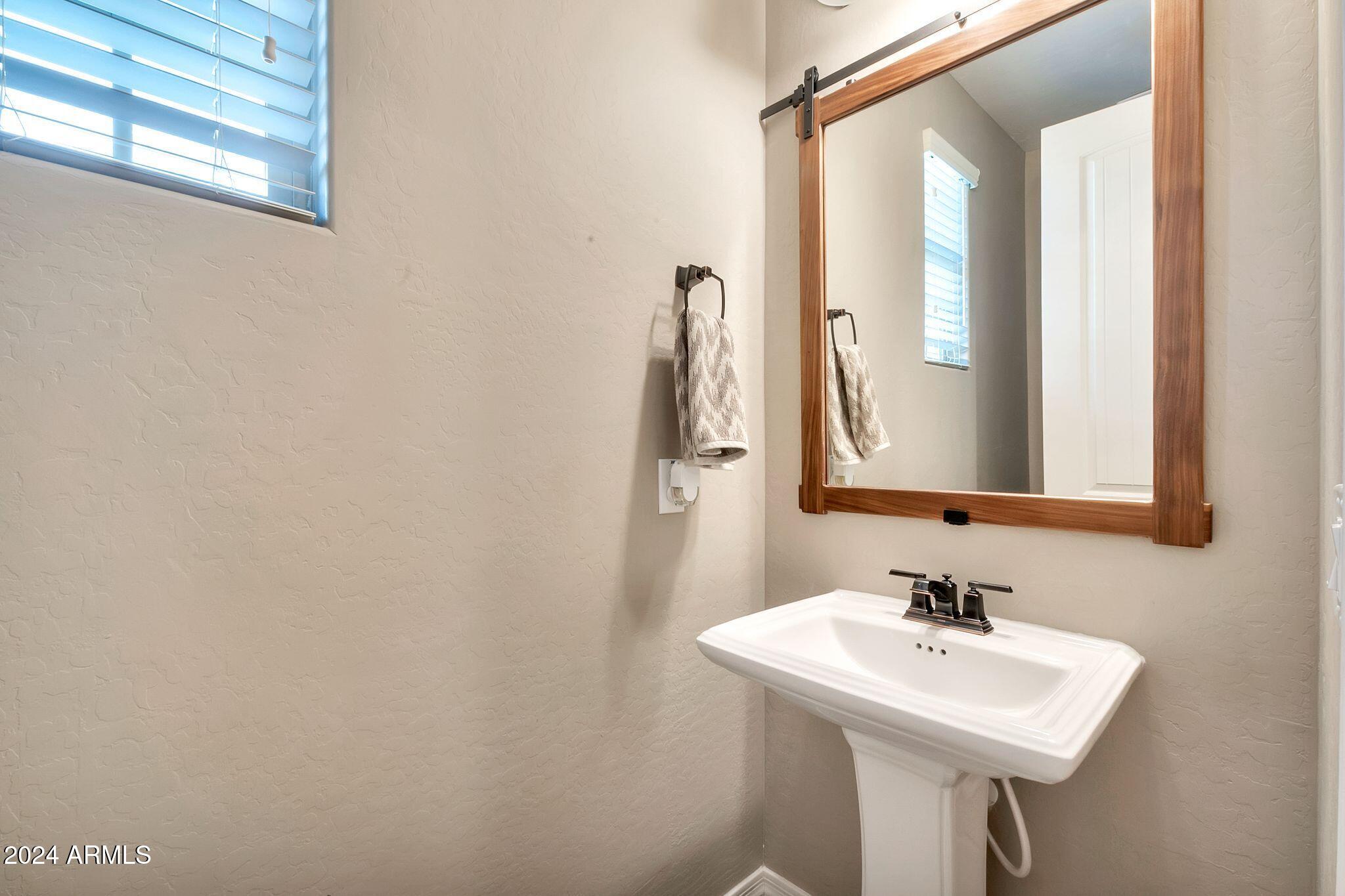 2576 S QUAINTANCE Street