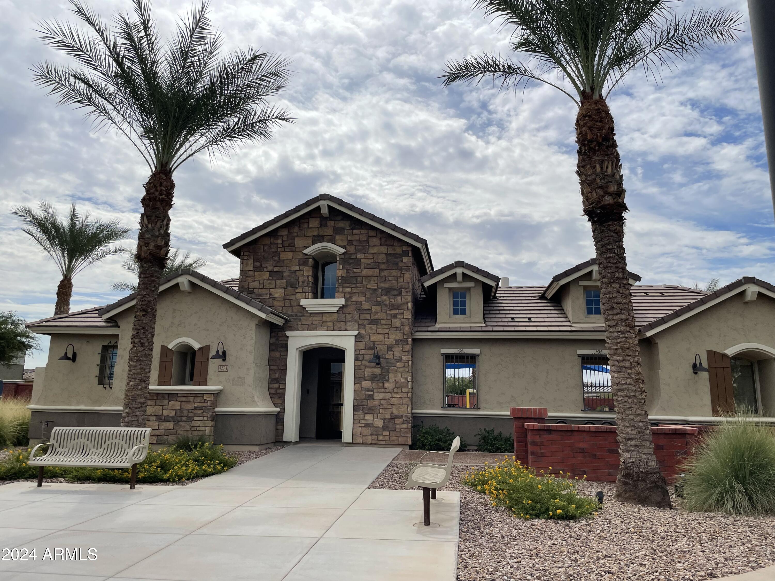 2576 S QUAINTANCE Street