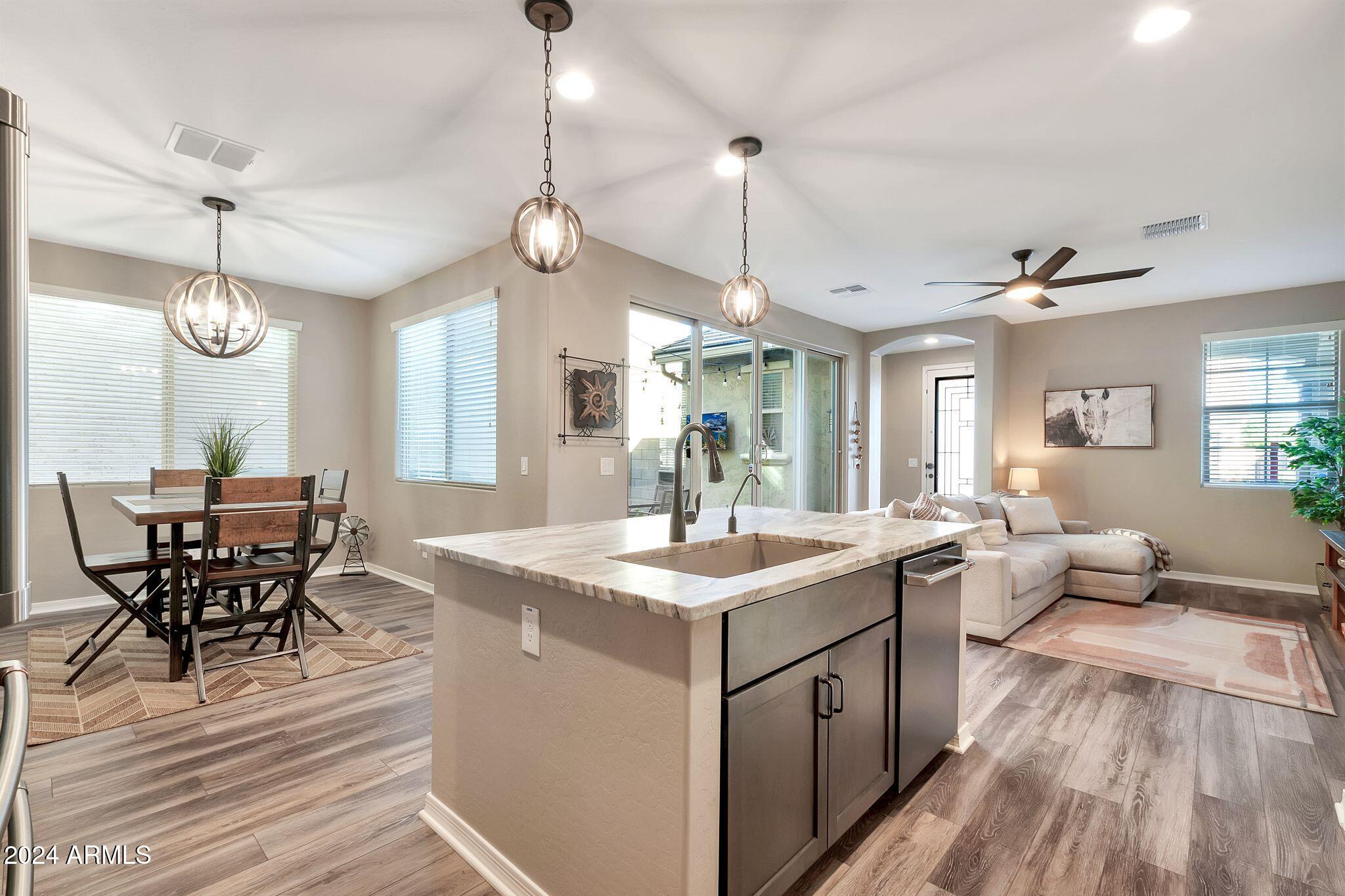 2576 S QUAINTANCE Street