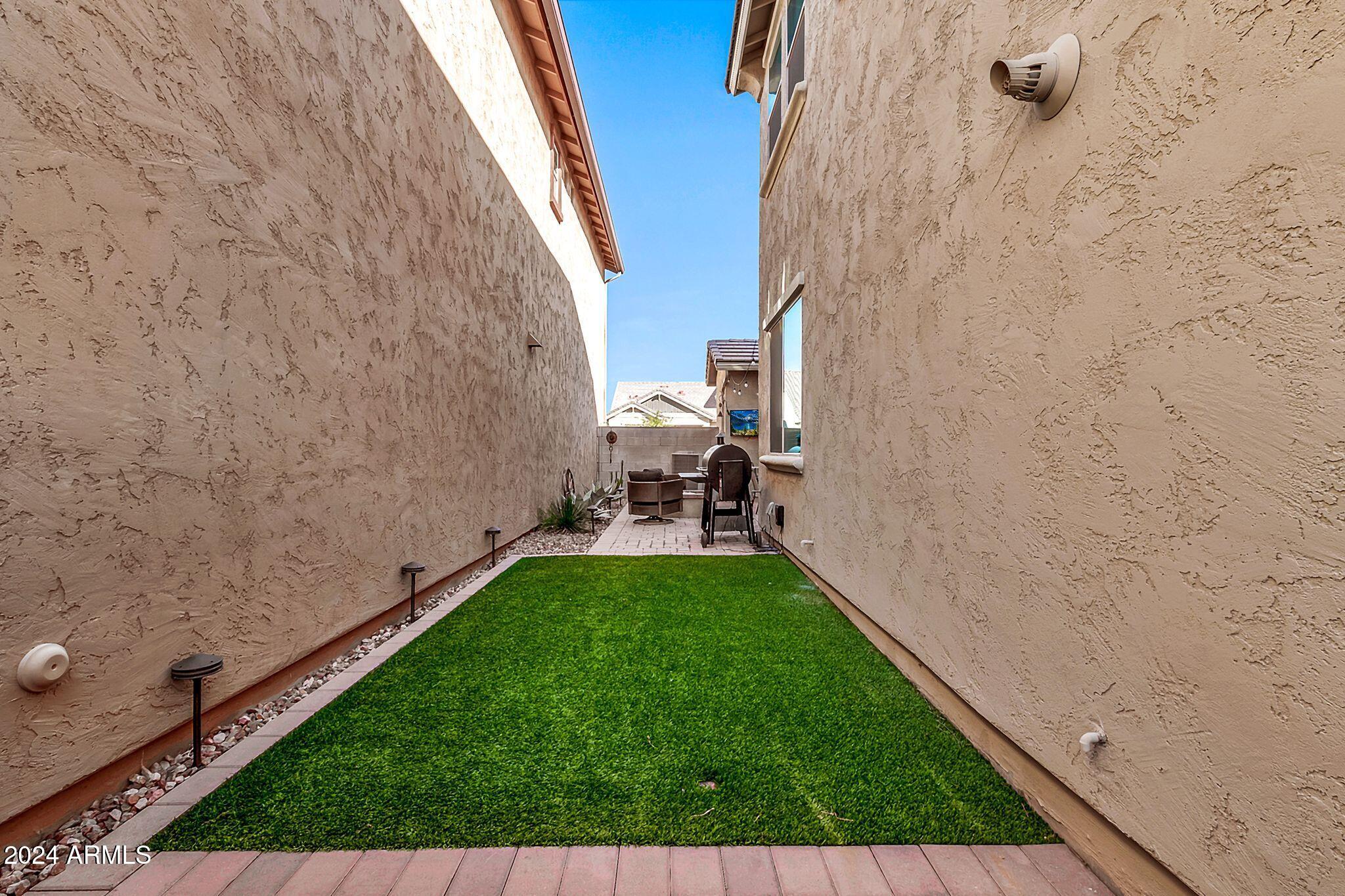 2576 S QUAINTANCE Street