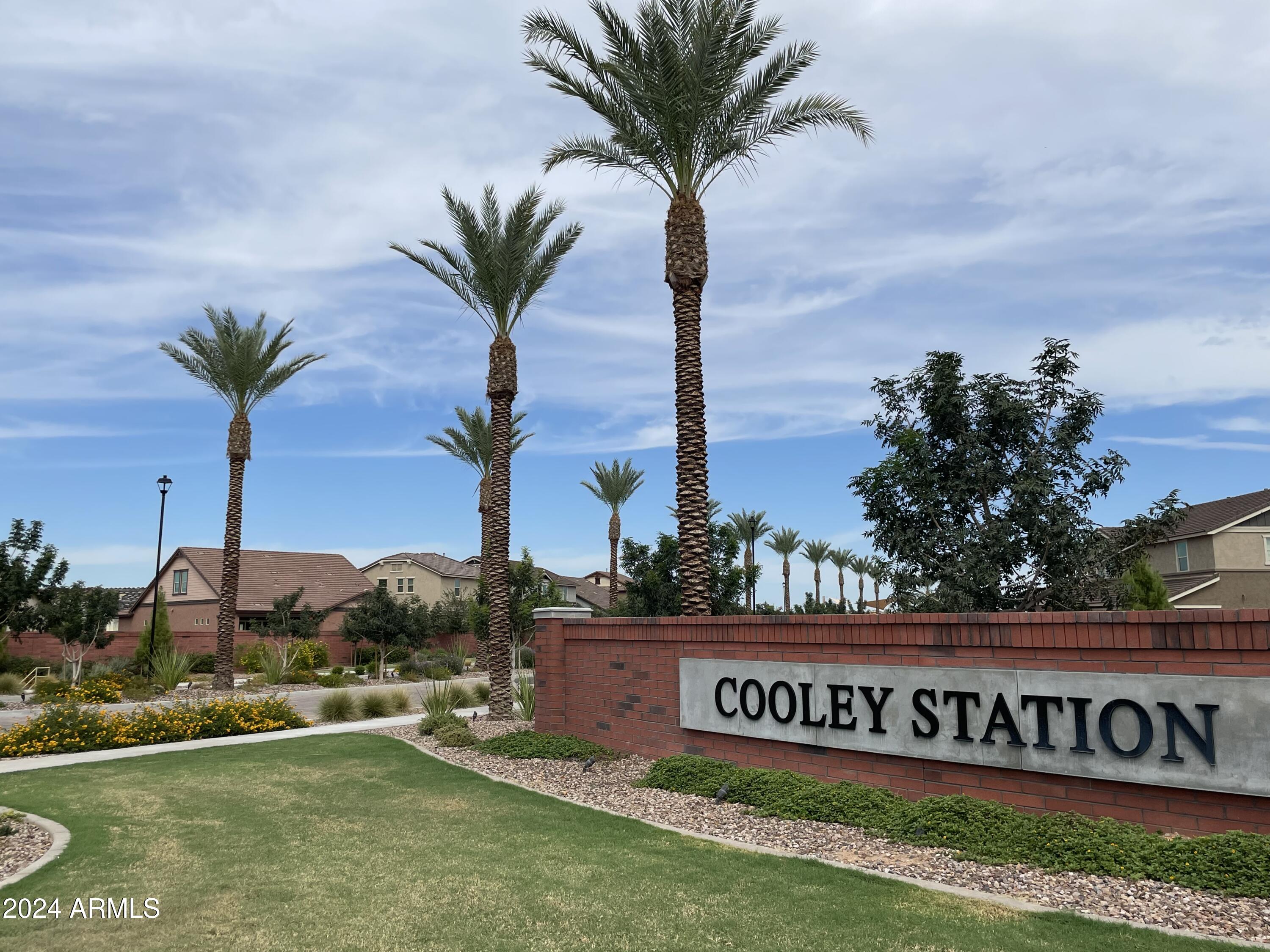 2576 S QUAINTANCE Street