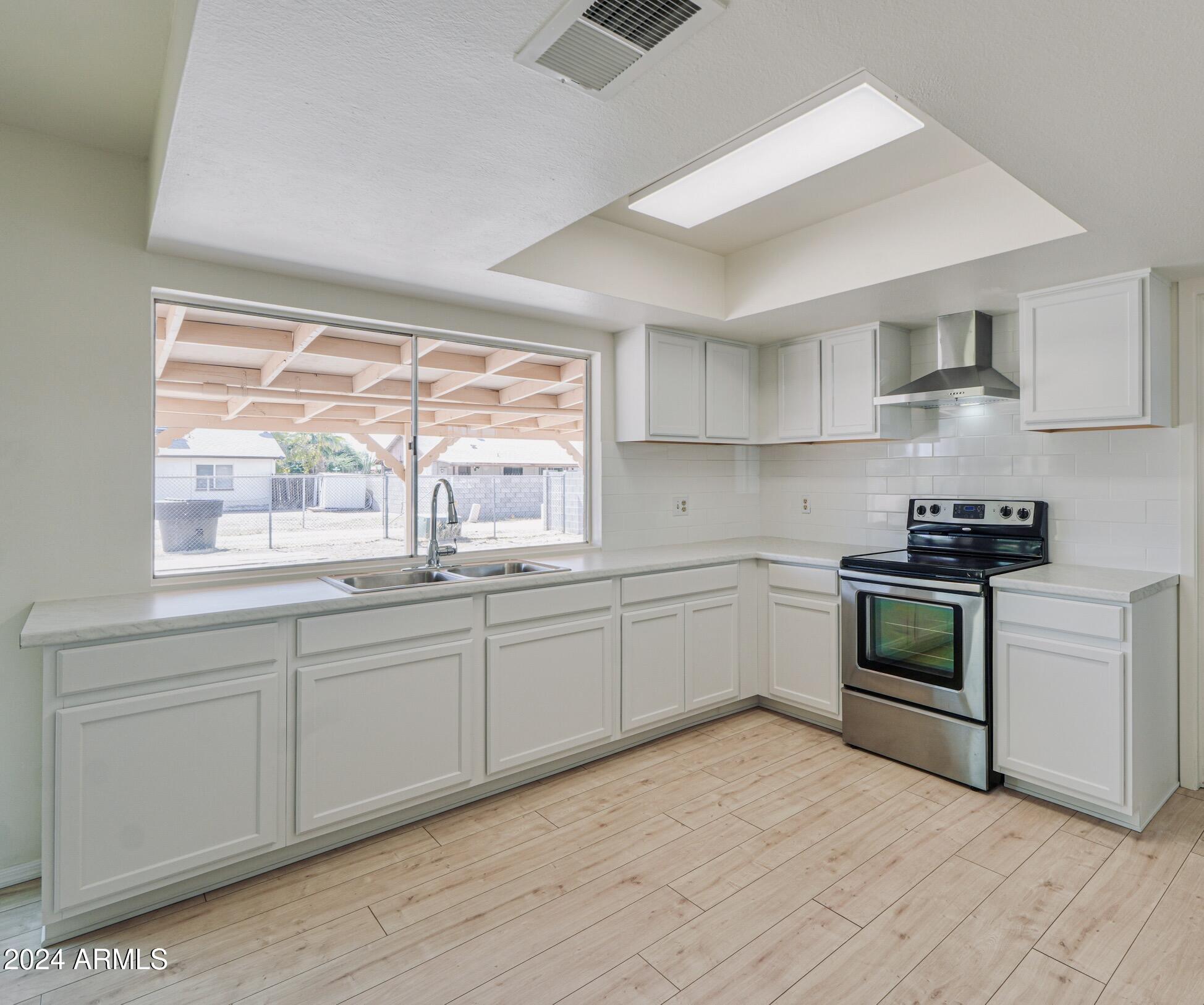 531 E Gabrilla Drive