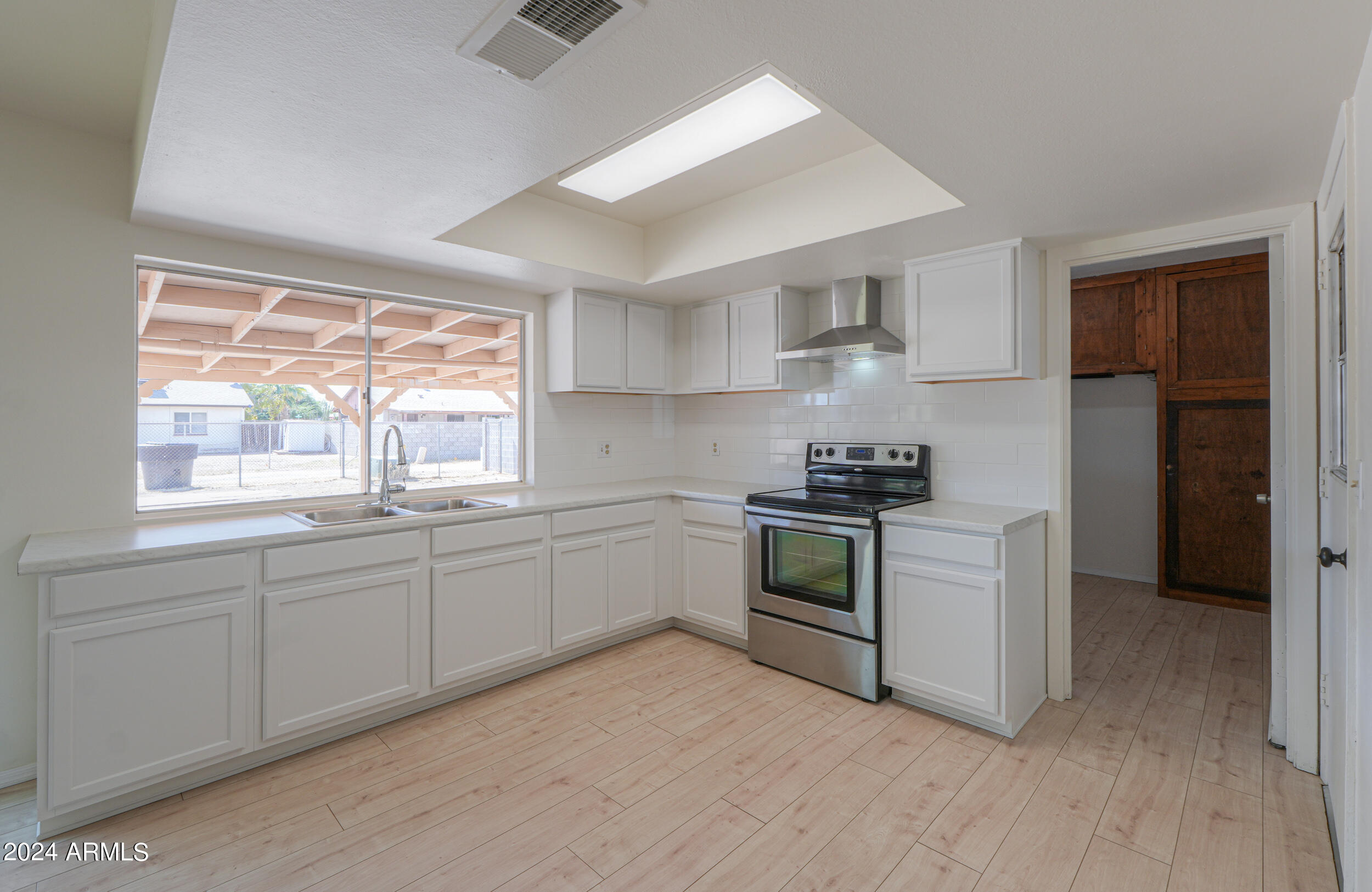 531 E Gabrilla Drive