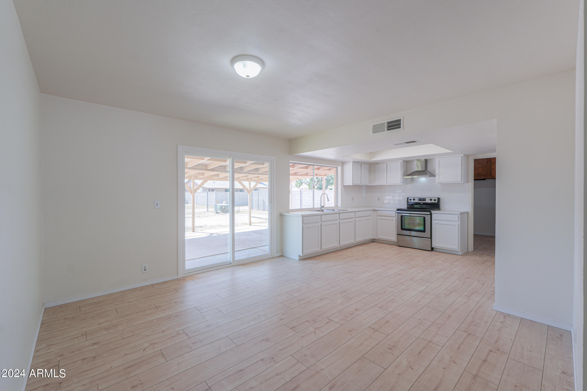 531 E Gabrilla Drive