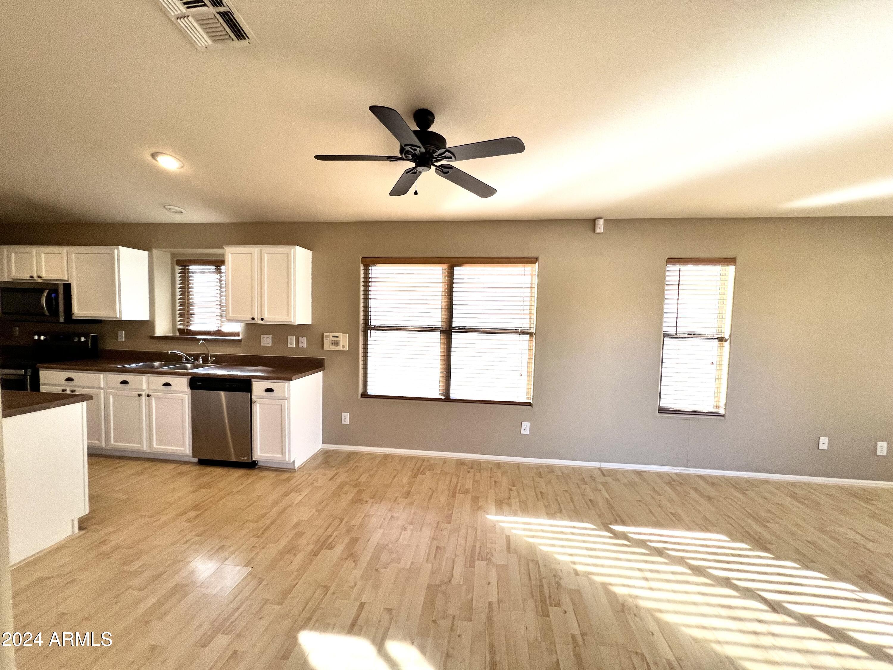 11210 E PRONGHORN Avenue