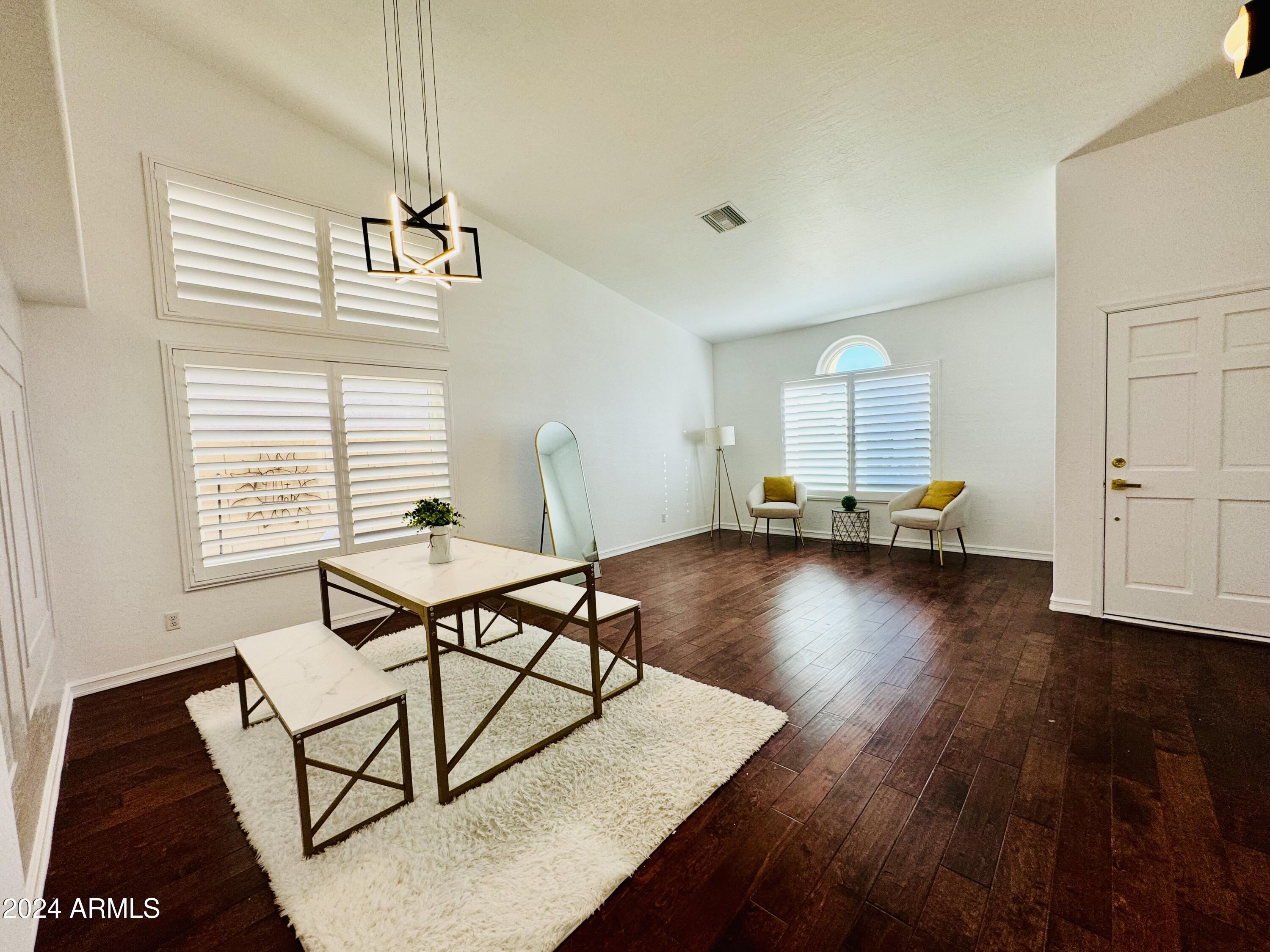 1346 E BRIARWOOD Terrace