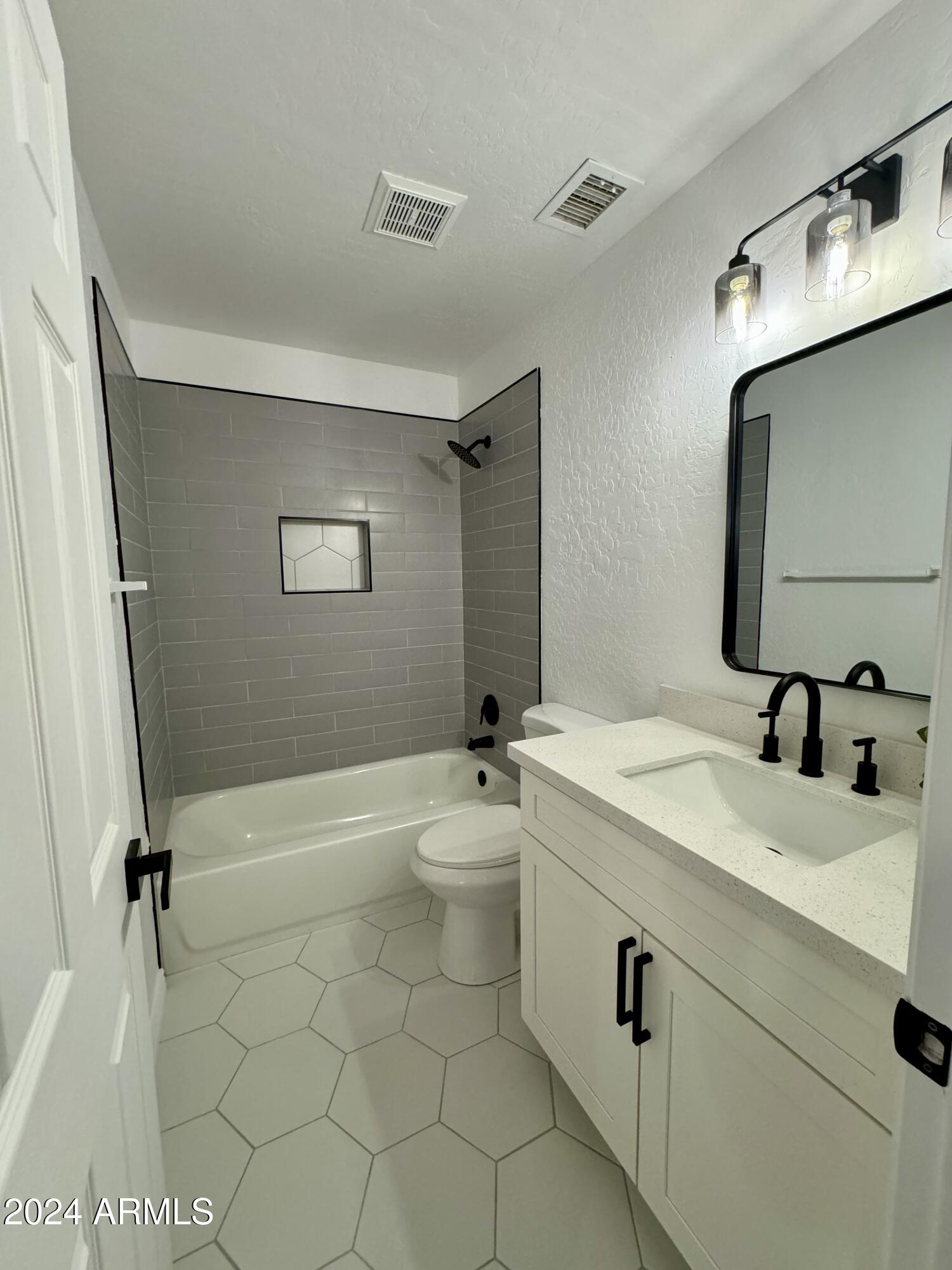 1346 E BRIARWOOD Terrace