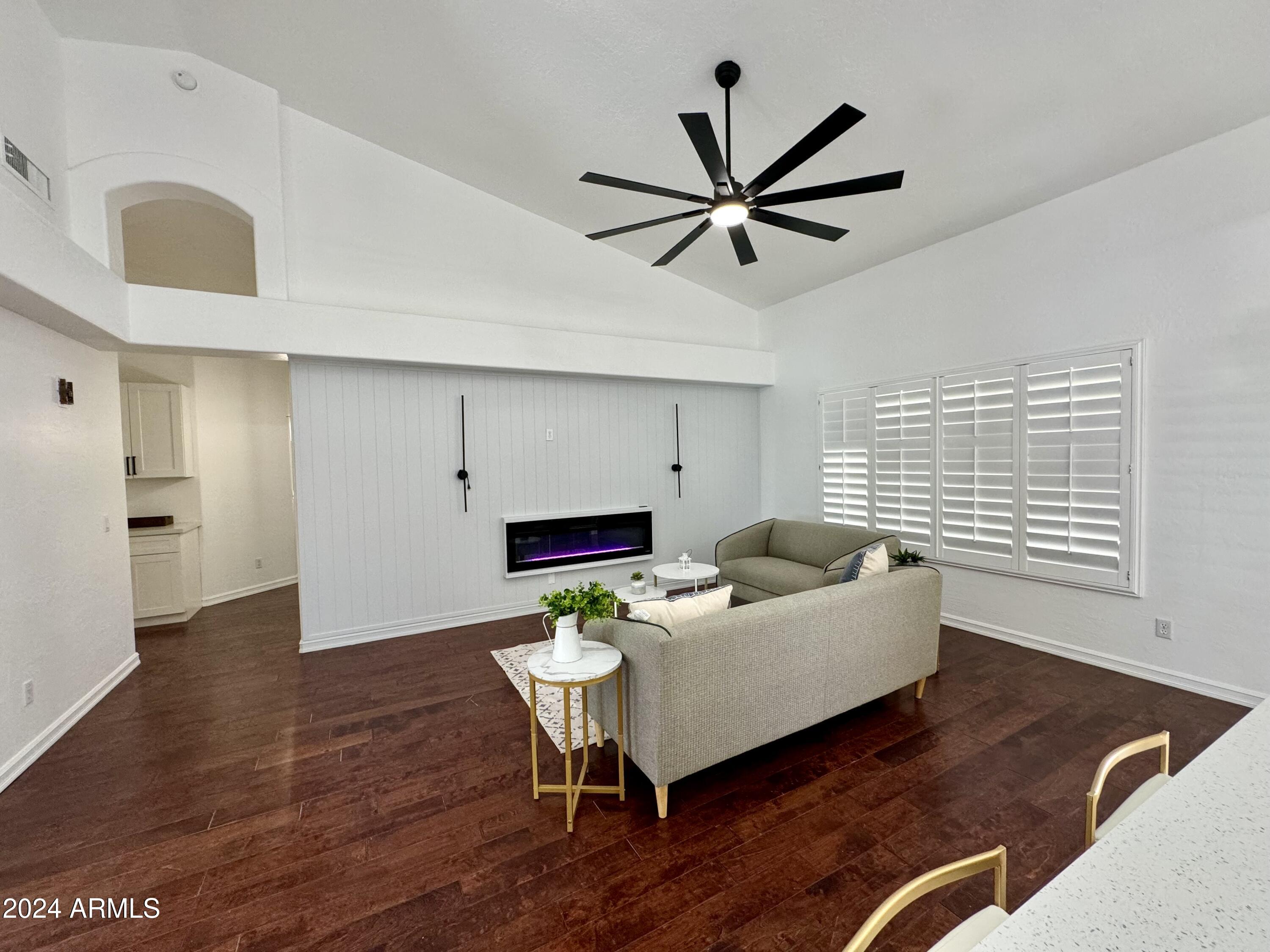 1346 E BRIARWOOD Terrace