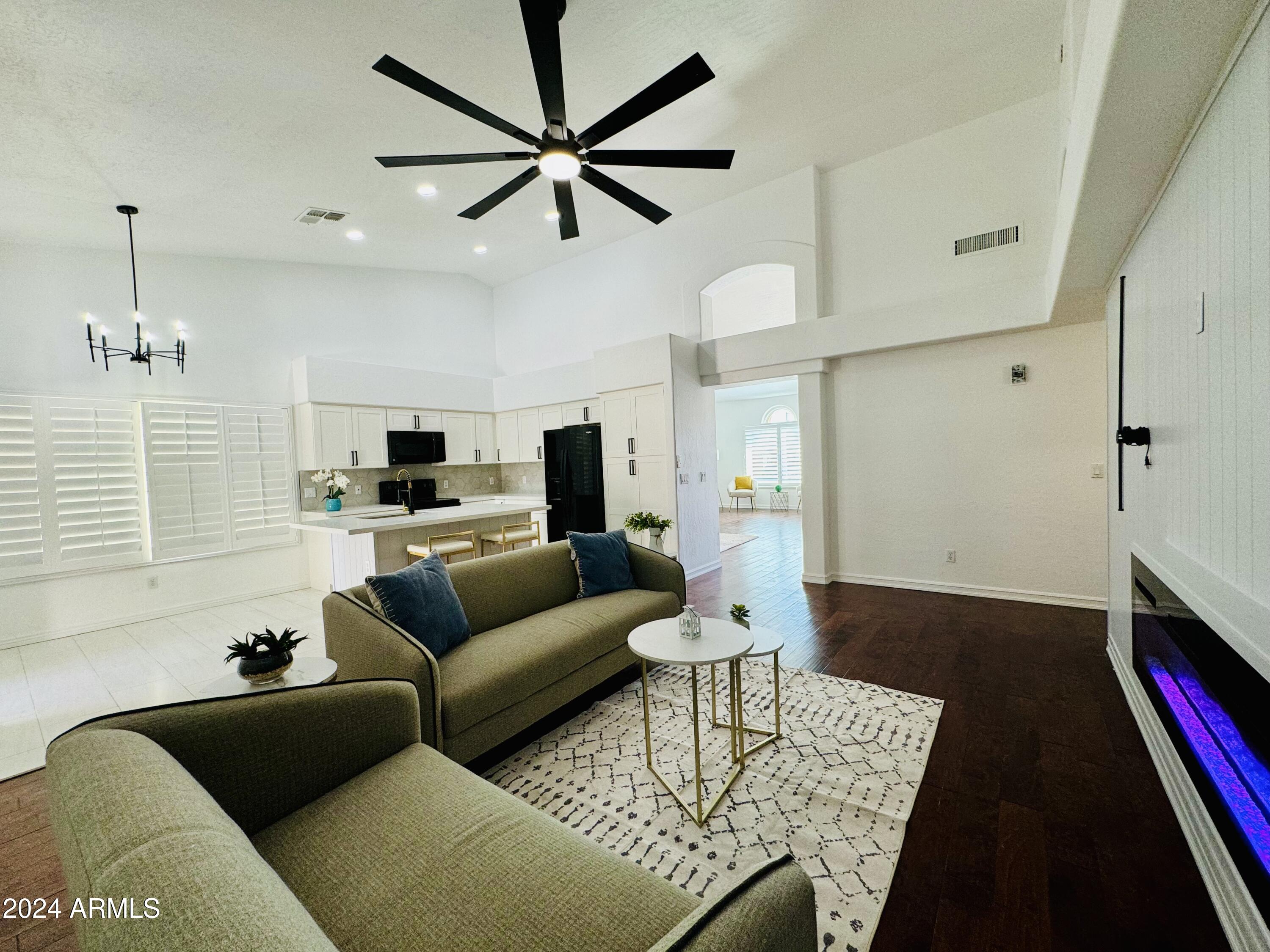 1346 E BRIARWOOD Terrace