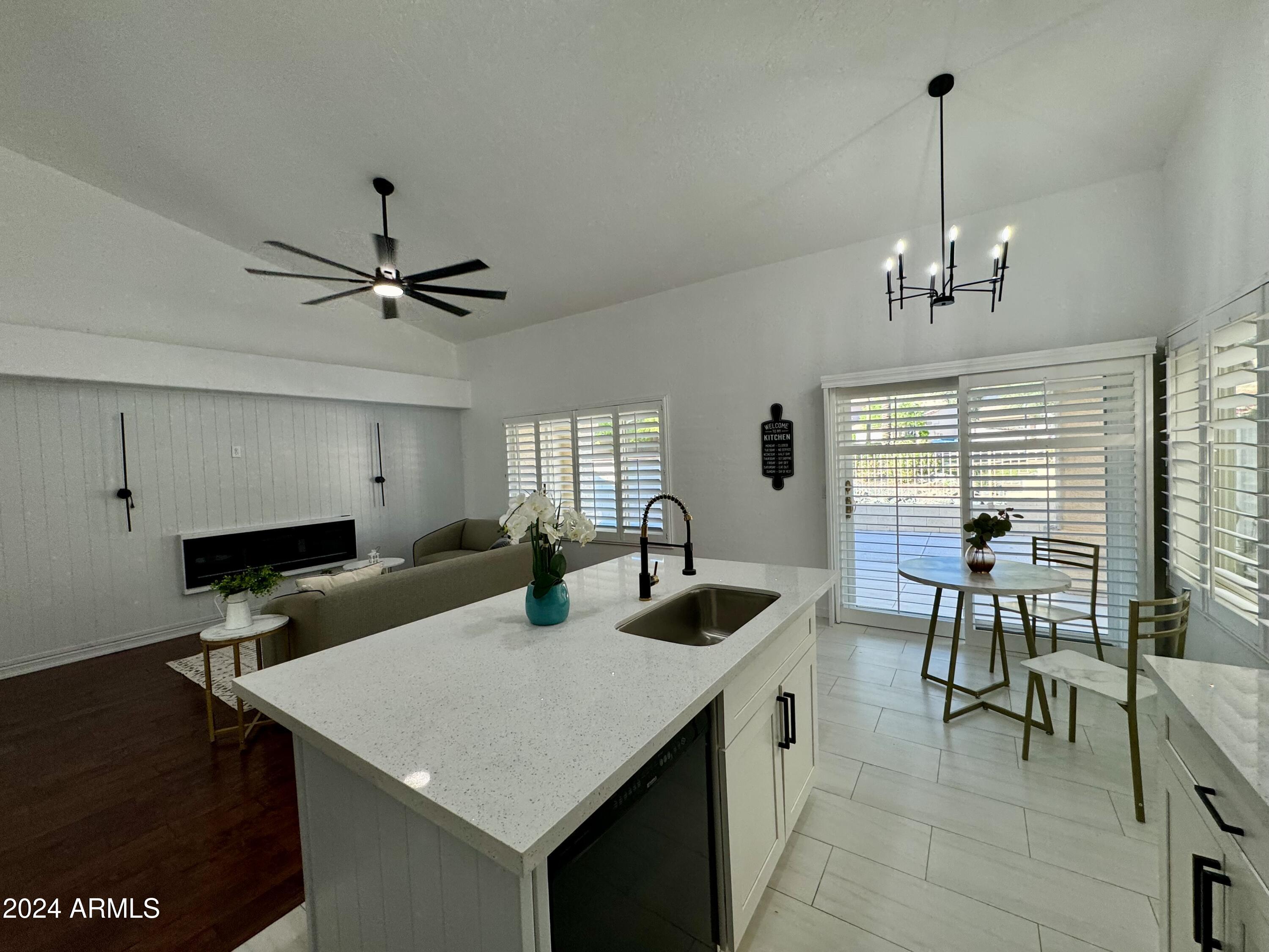 1346 E BRIARWOOD Terrace