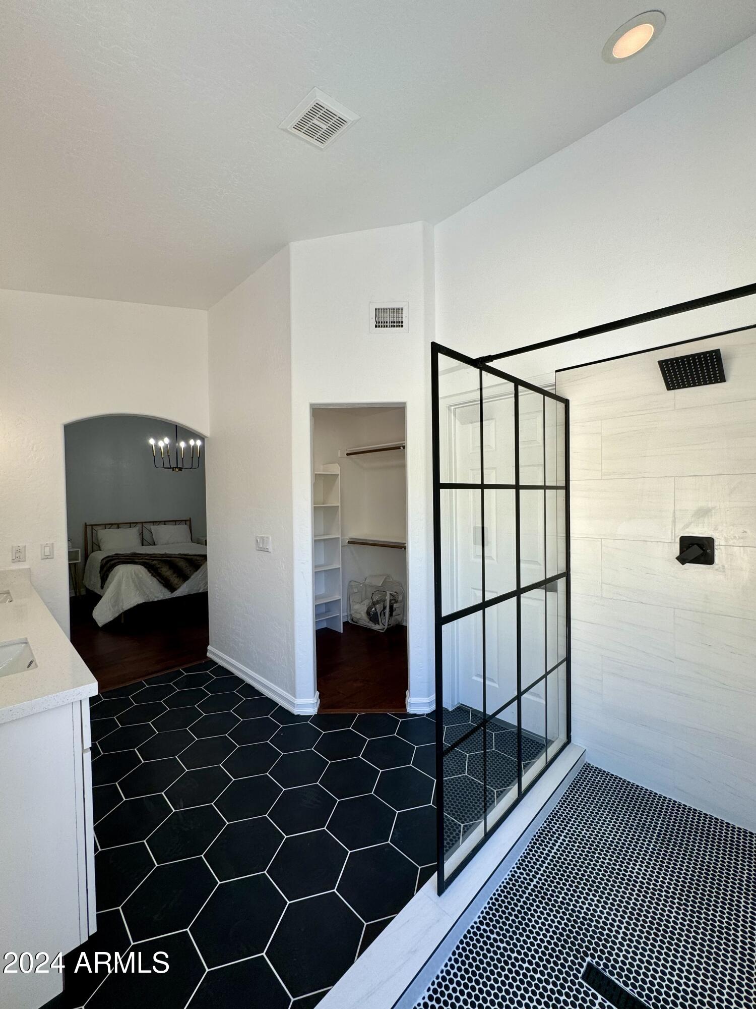 1346 E BRIARWOOD Terrace