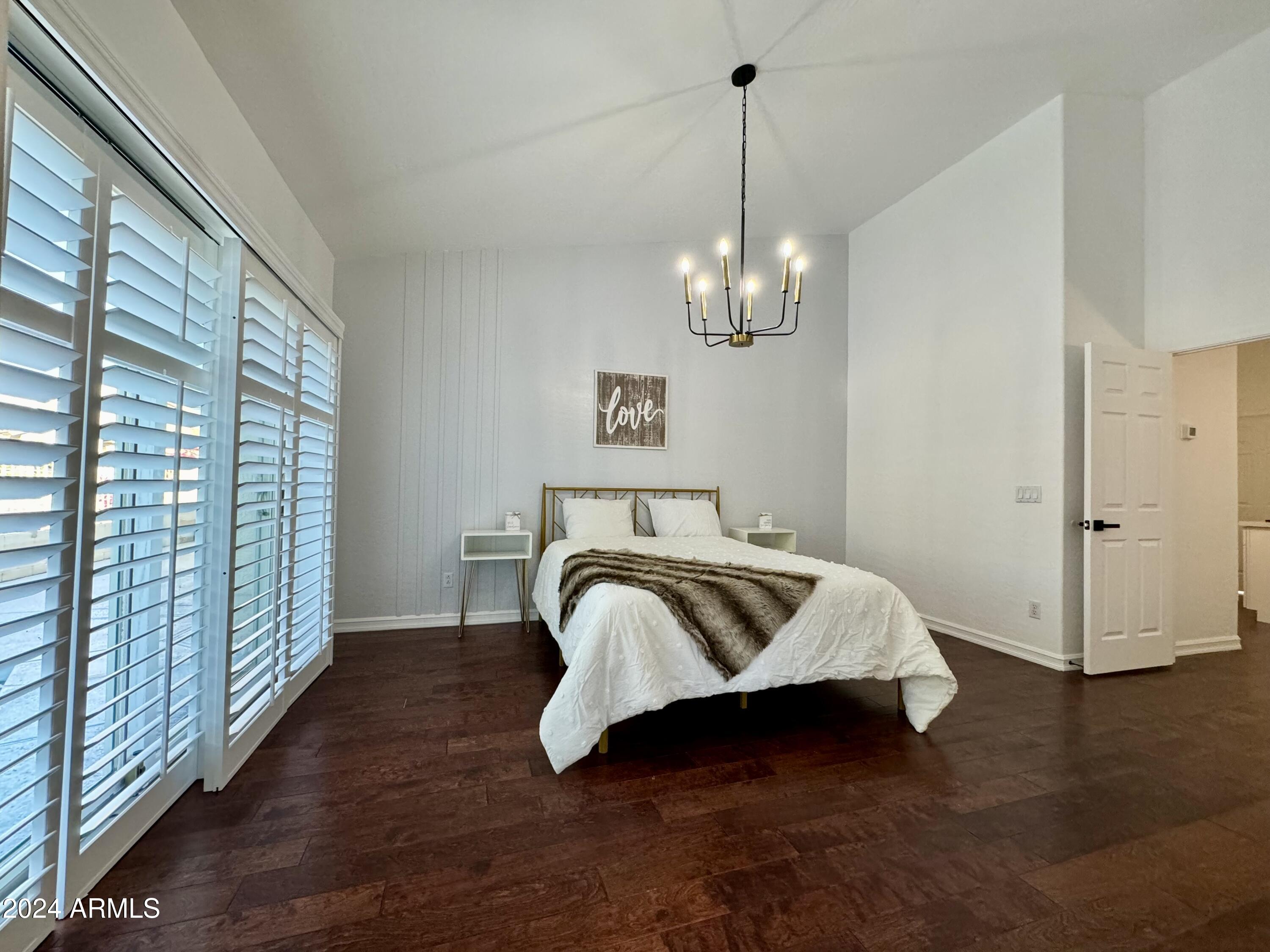 1346 E BRIARWOOD Terrace