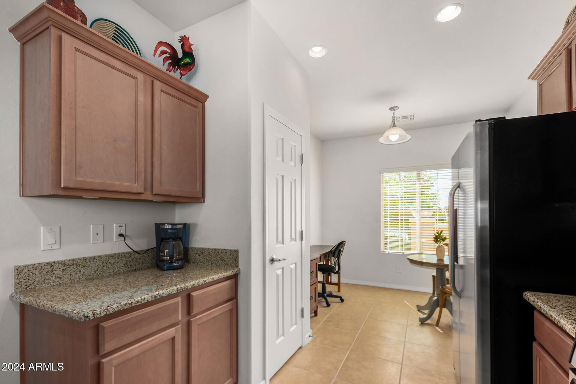 6648 W MOCKINGBIRD Way