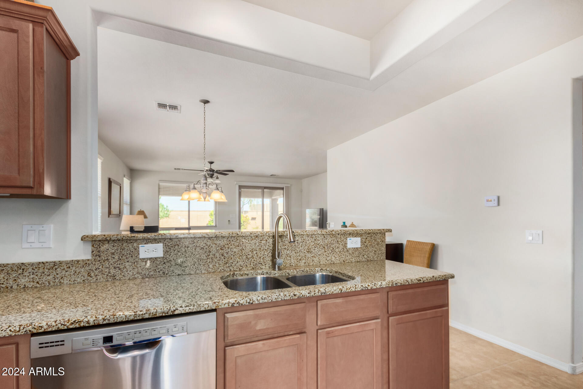 6648 W MOCKINGBIRD Way