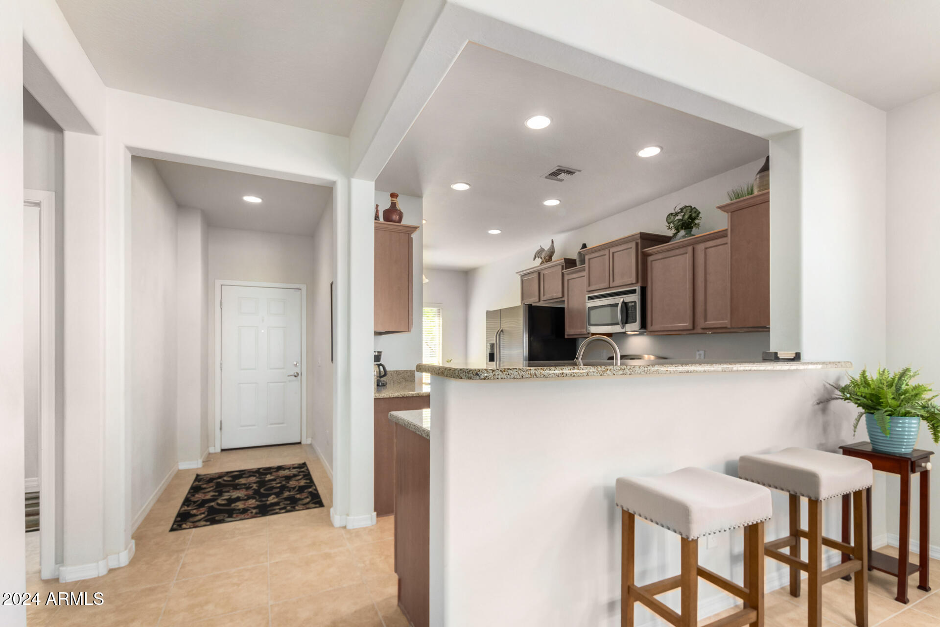 6648 W MOCKINGBIRD Way