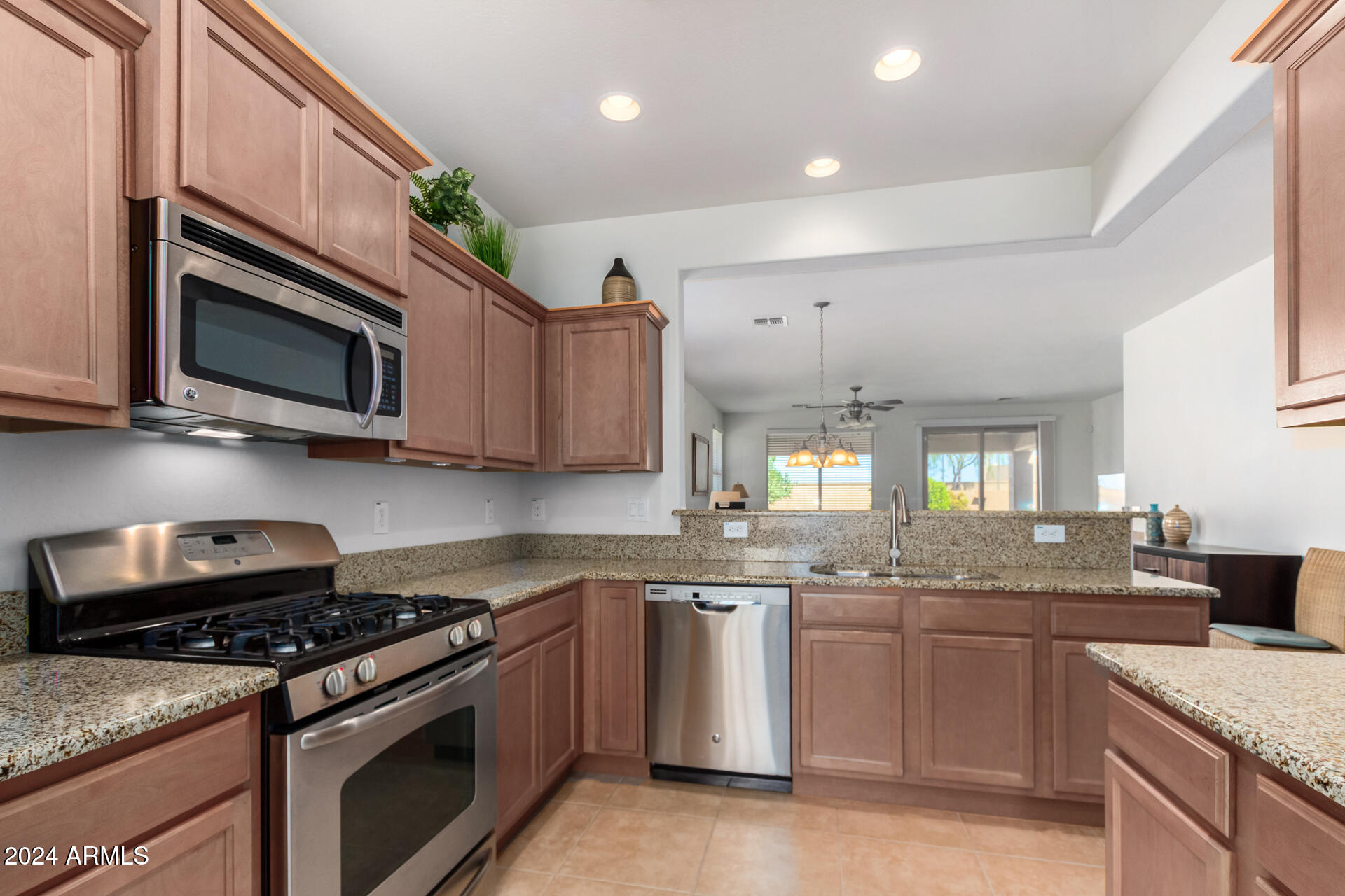 6648 W MOCKINGBIRD Way