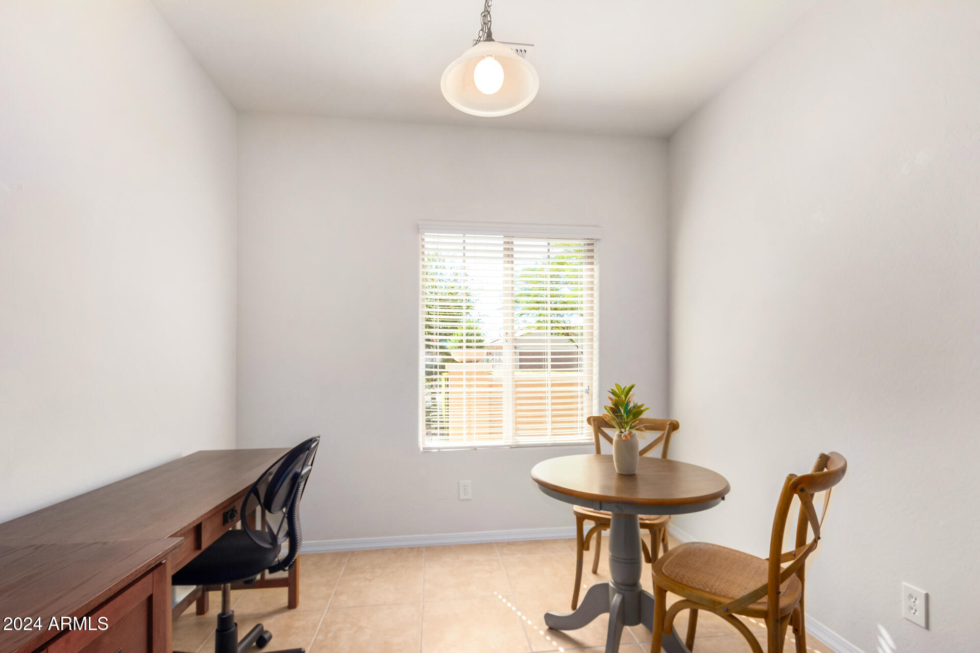 6648 W MOCKINGBIRD Way