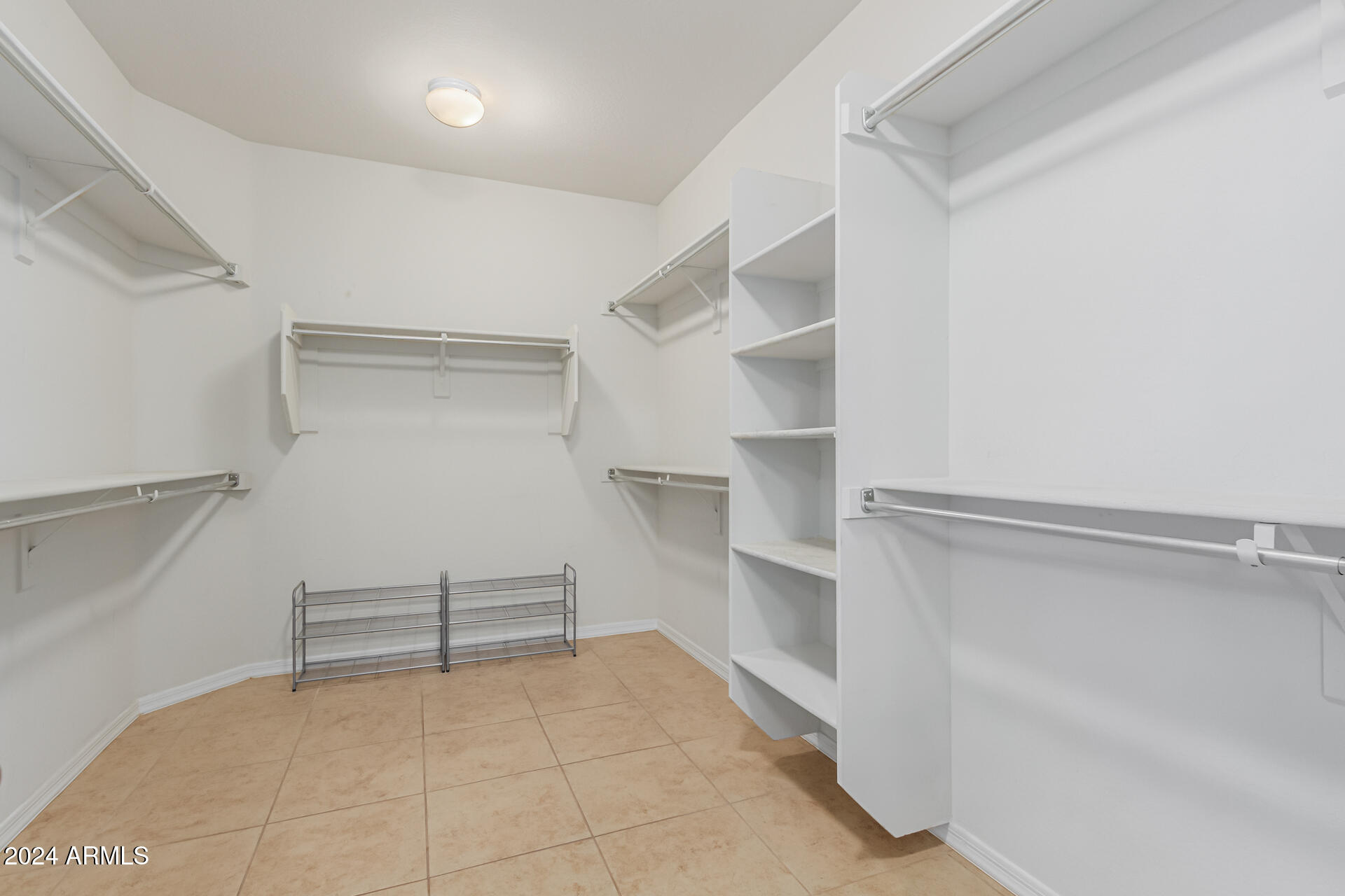 7214 W MERRIWEATHER Way