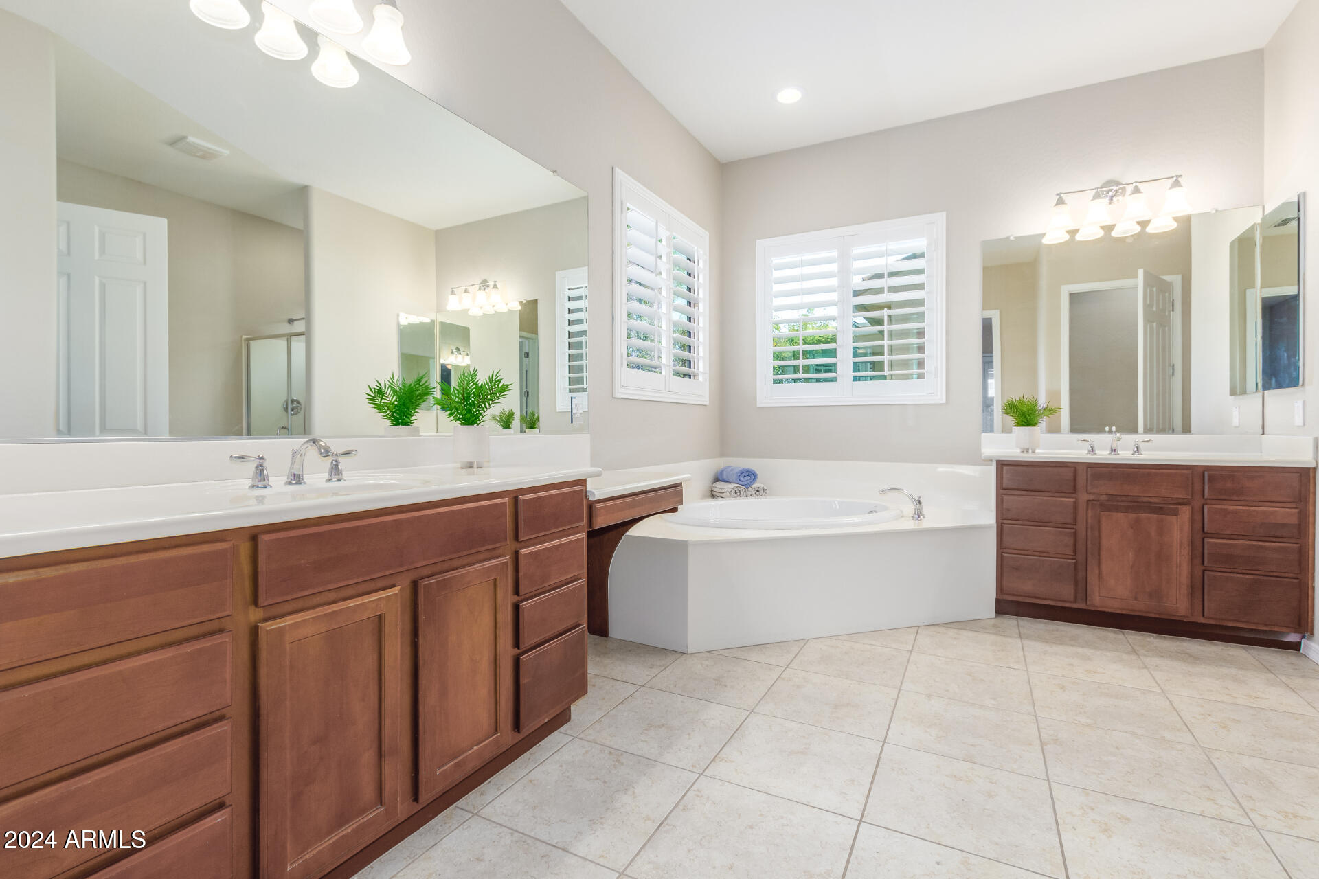 7818 W MONTEBELLO Way