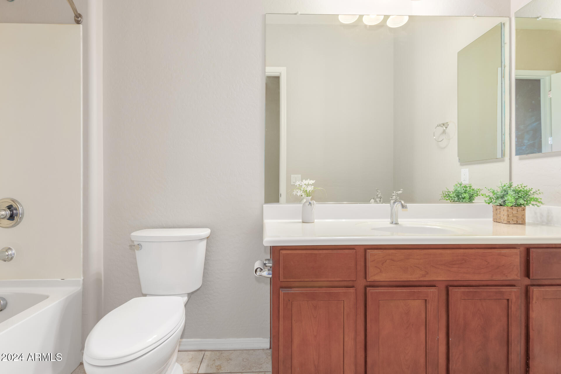 7818 W MONTEBELLO Way