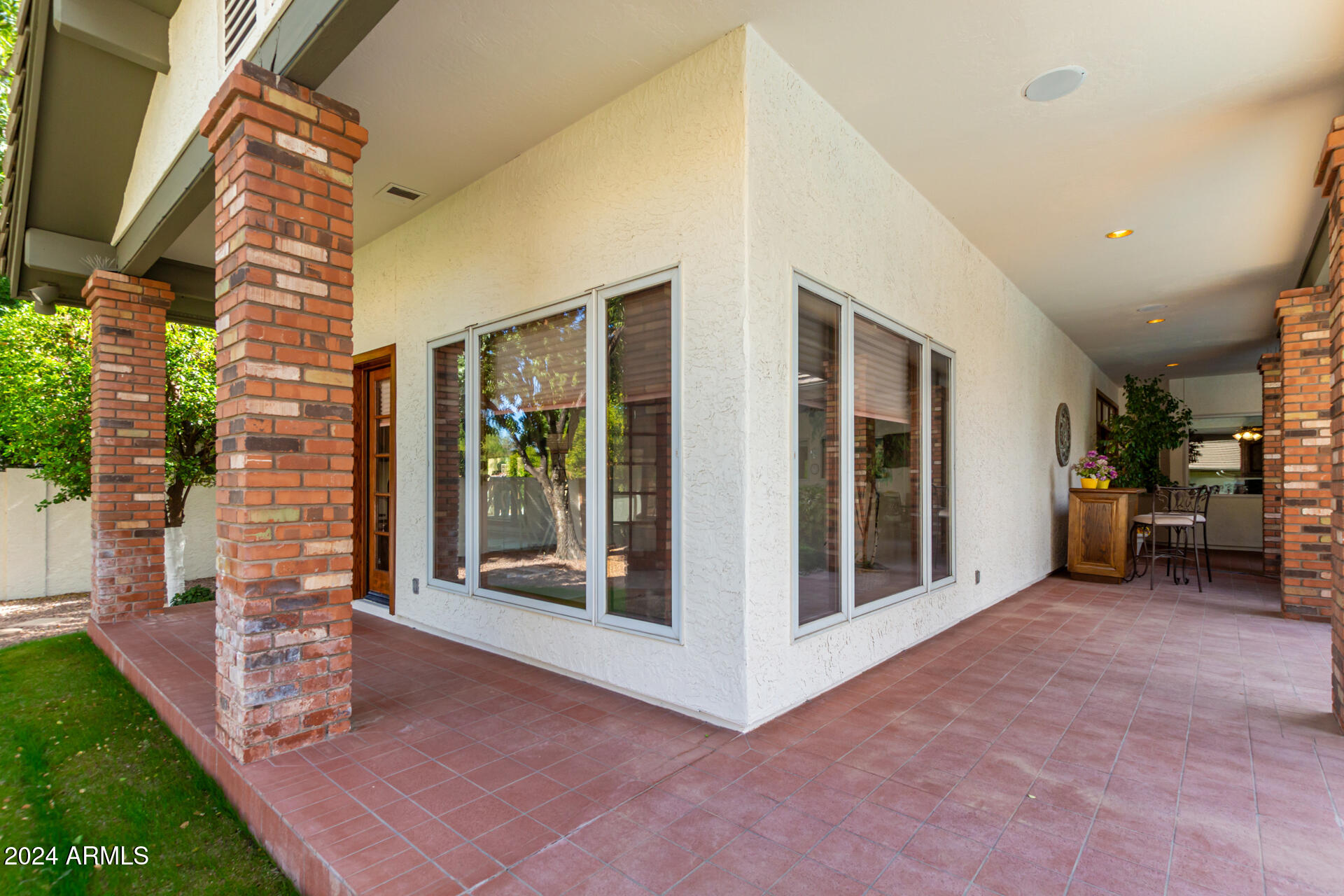 2166 E CAROLINE Lane