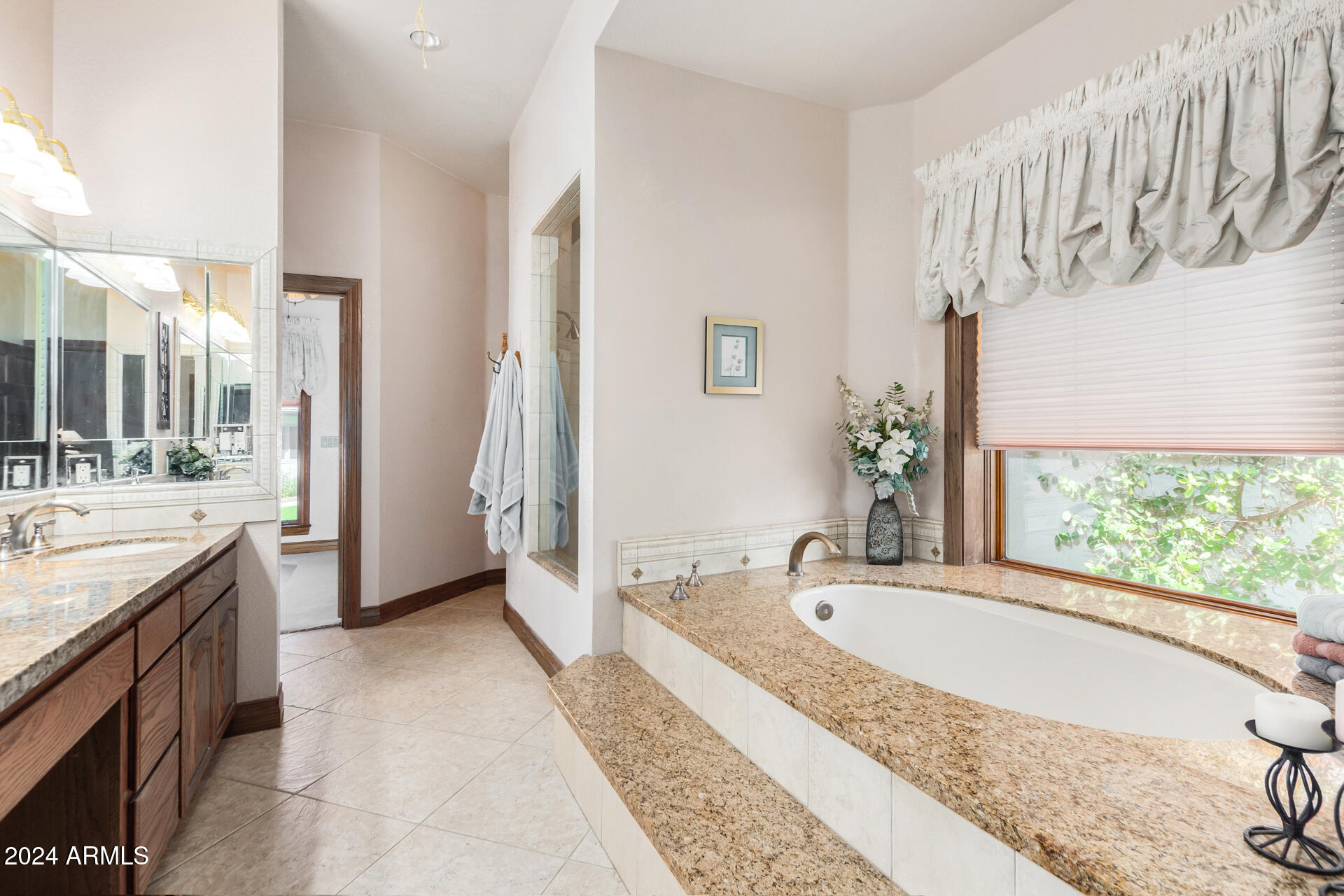 2166 E CAROLINE Lane