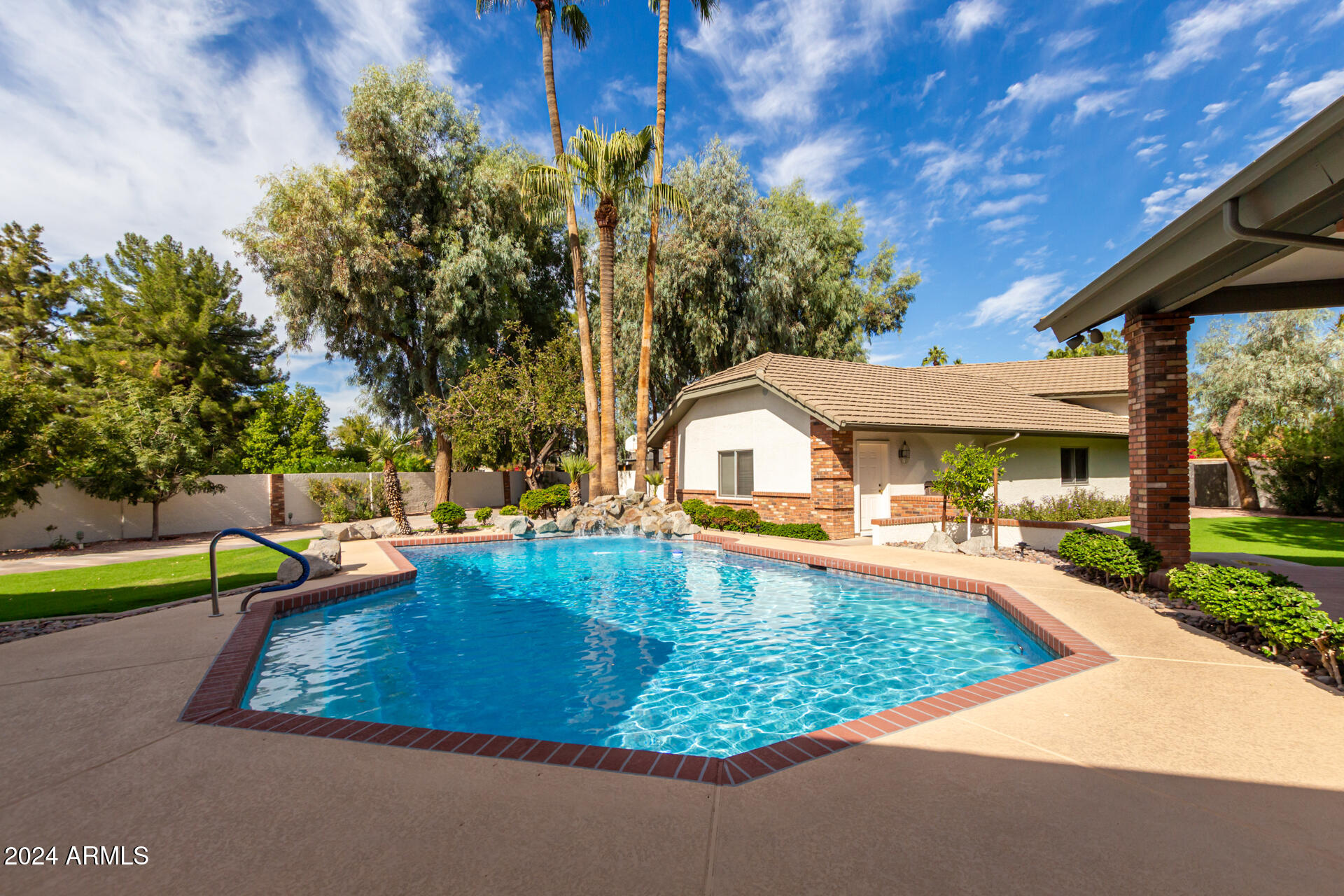 2166 E CAROLINE Lane