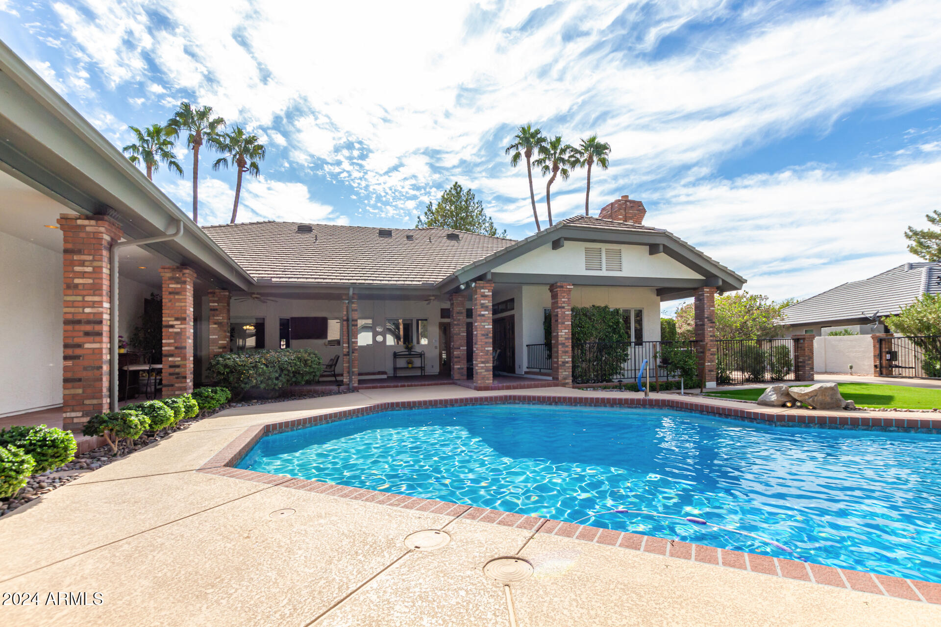 2166 E CAROLINE Lane