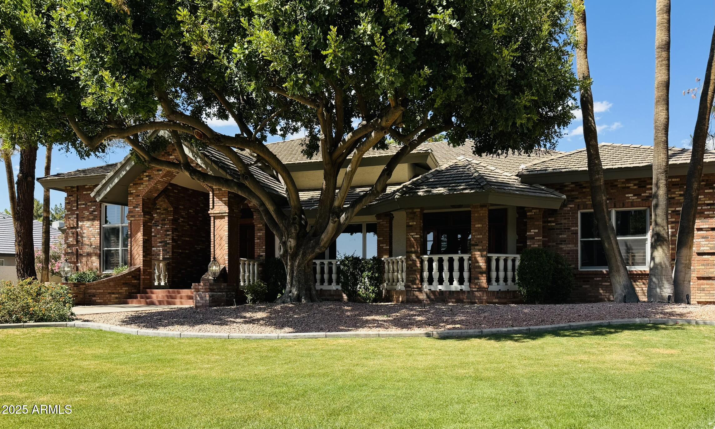 2166 E CAROLINE Lane