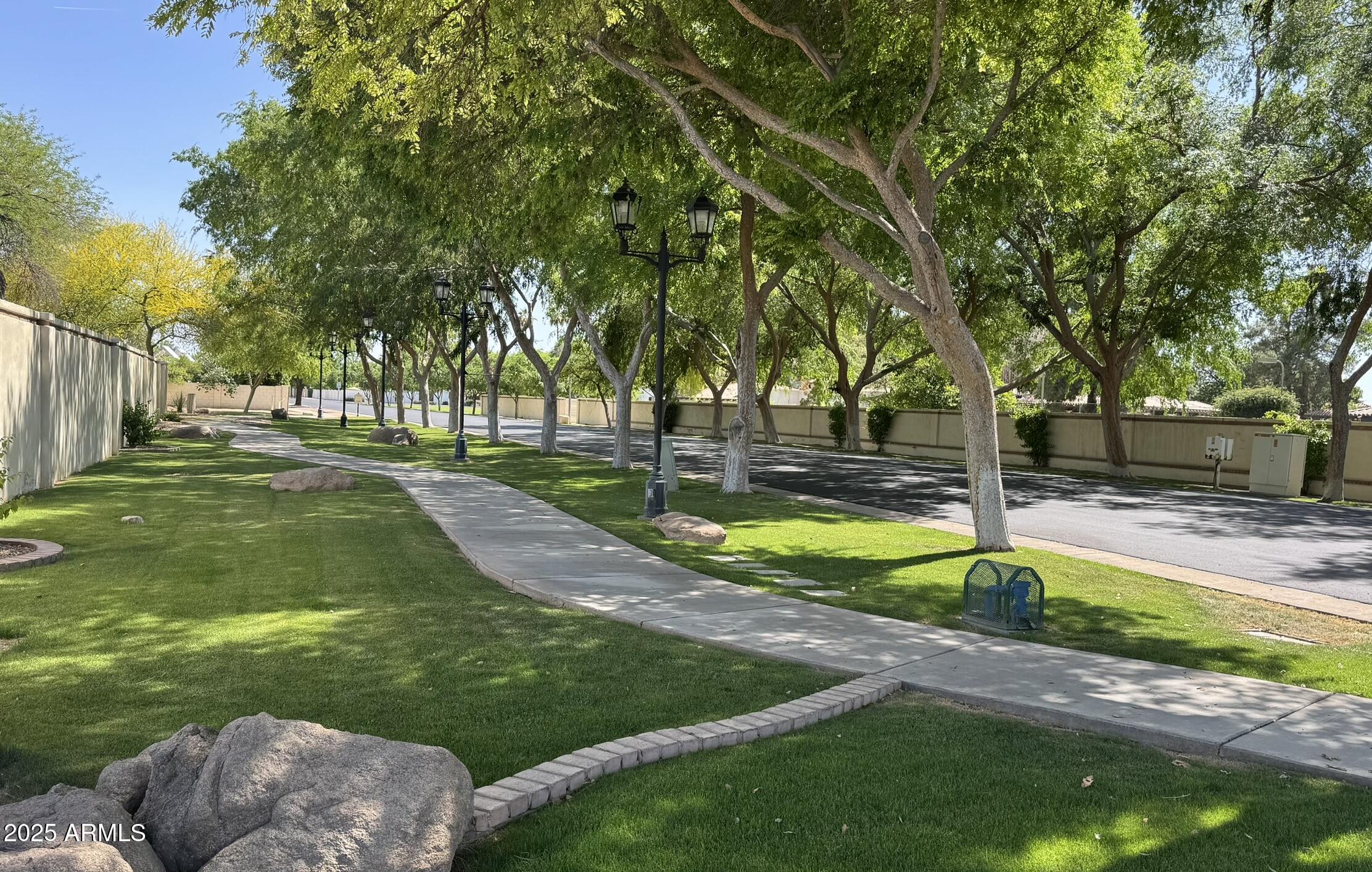 2166 E CAROLINE Lane