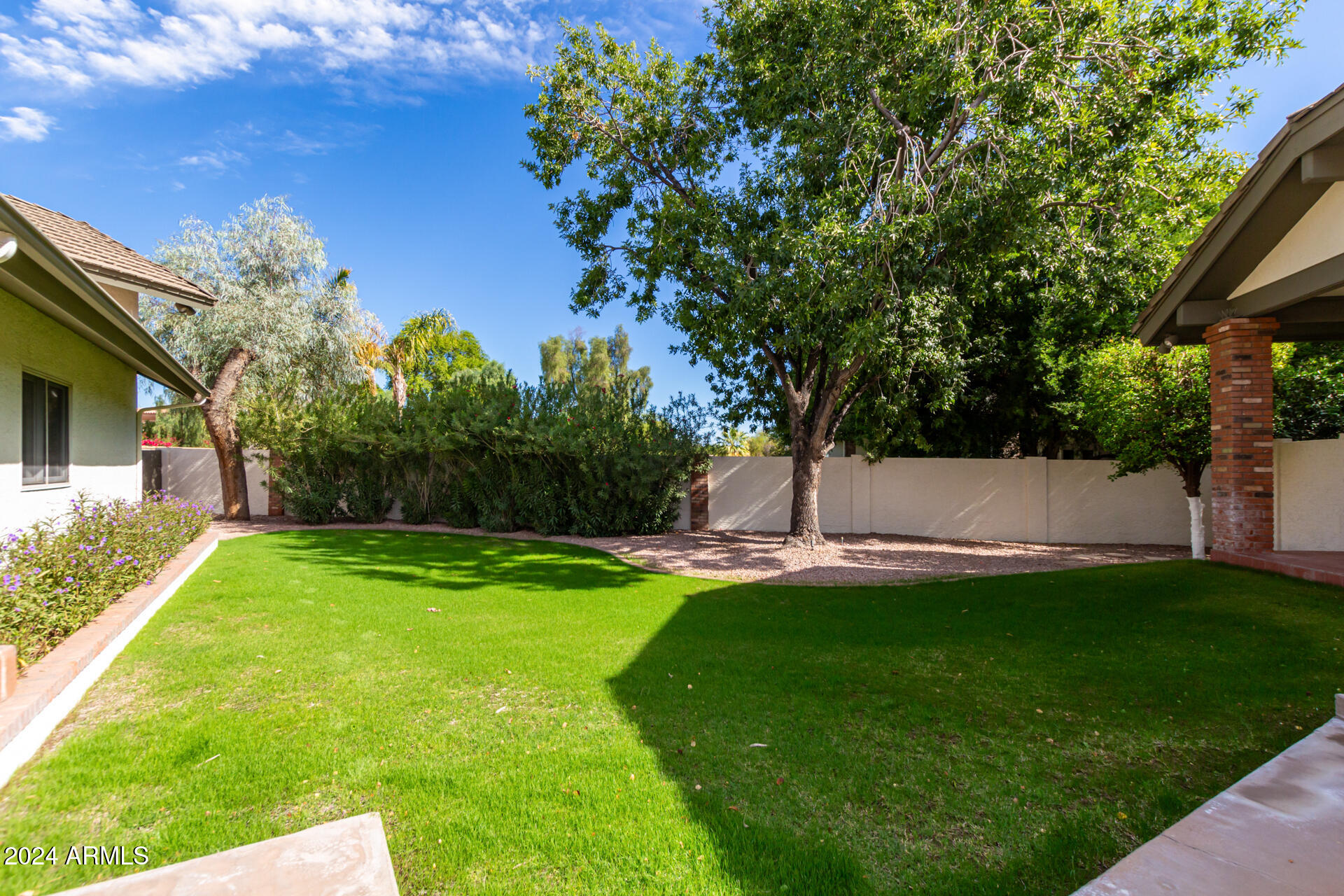 2166 E CAROLINE Lane