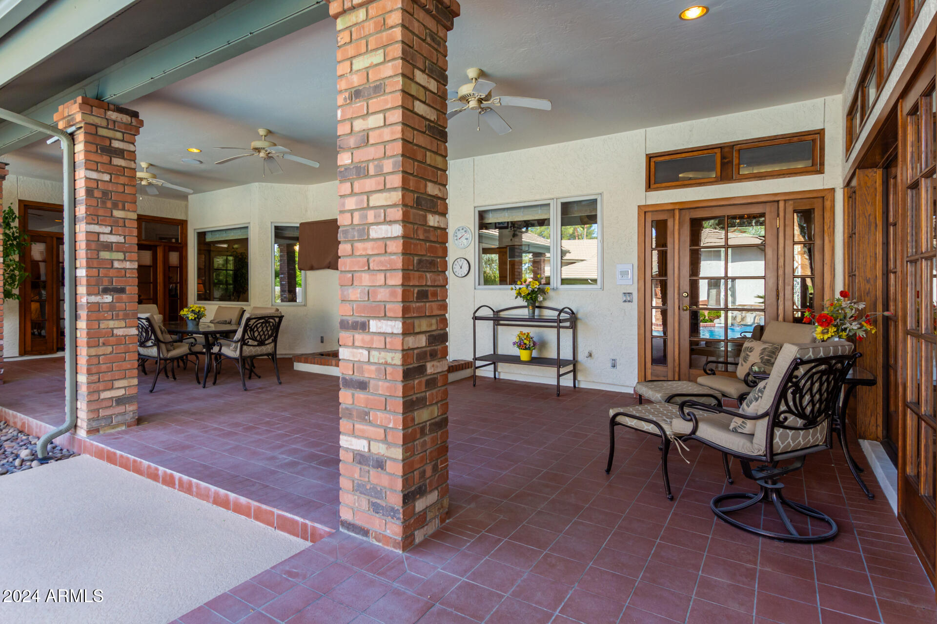 2166 E CAROLINE Lane