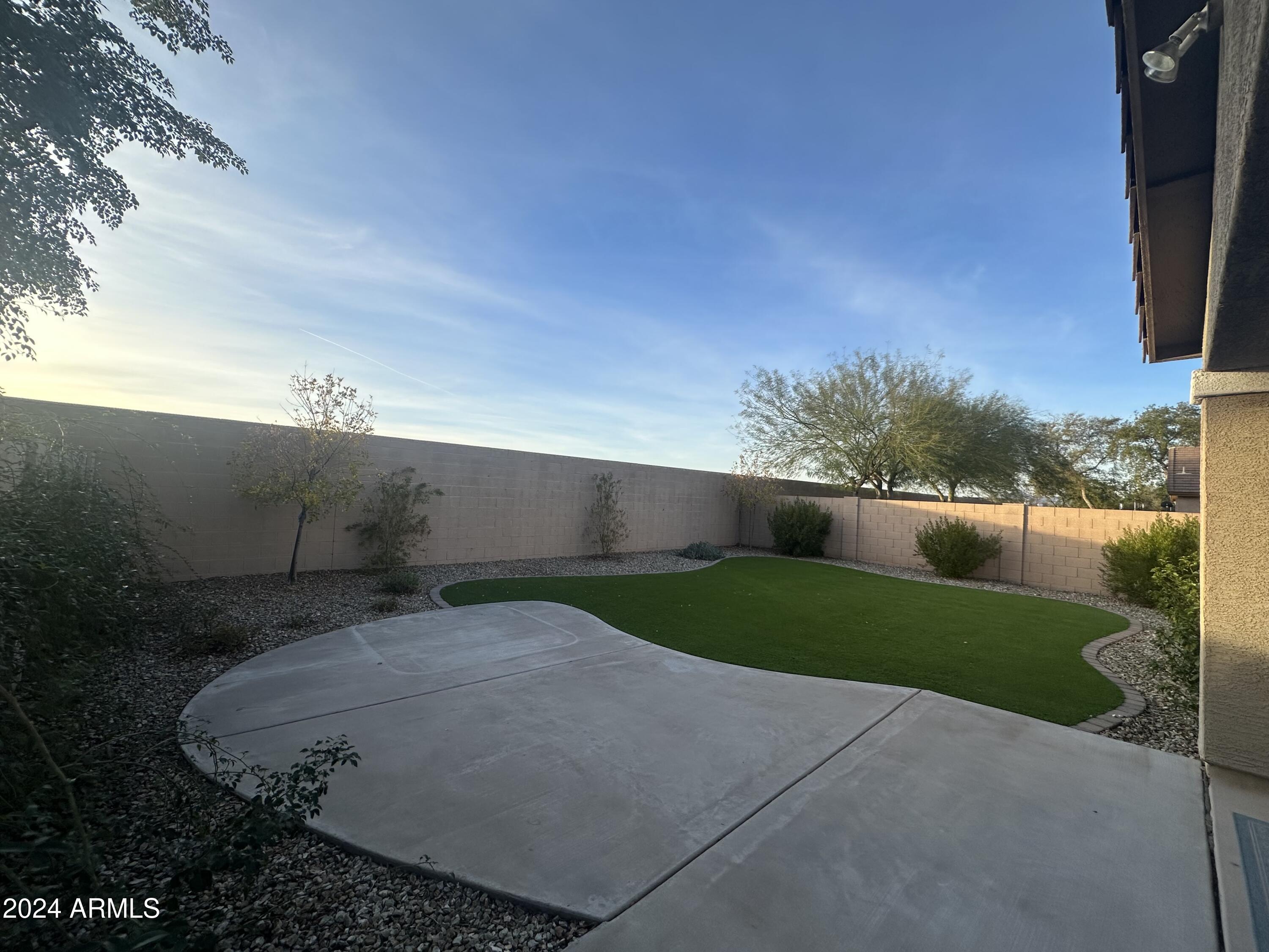 2106 S LABELLE --