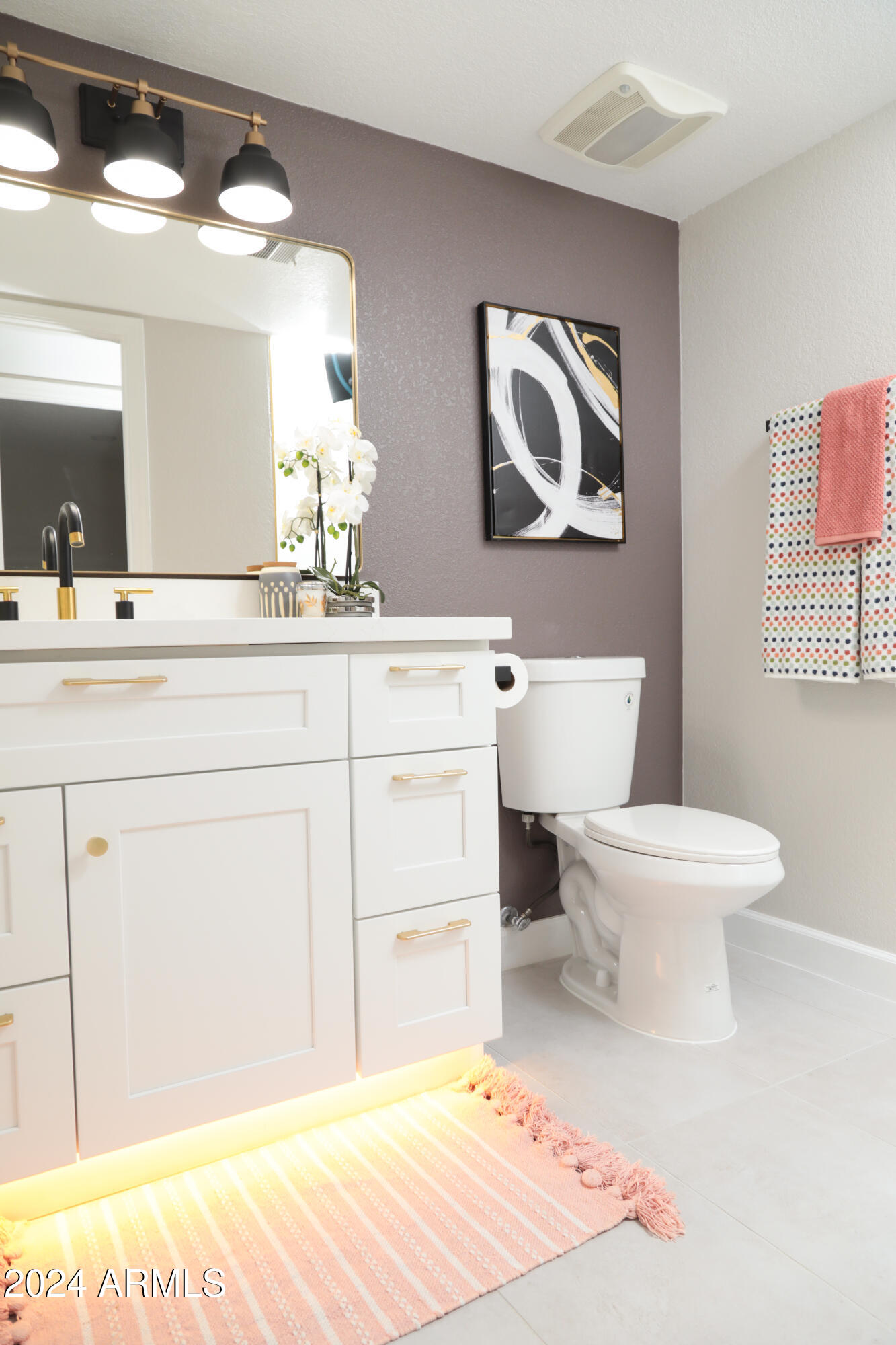 2524 S EL PARADISO -- # 99