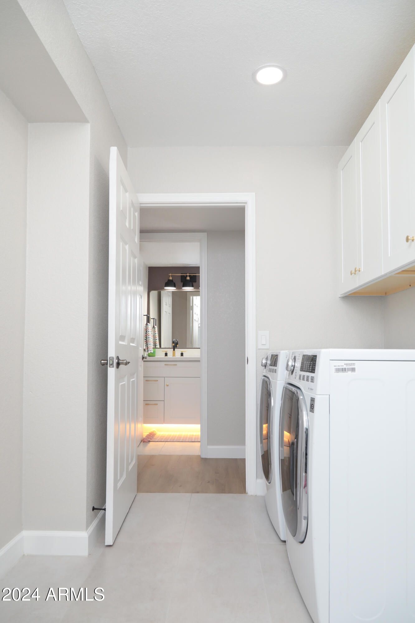 2524 S EL PARADISO -- # 99