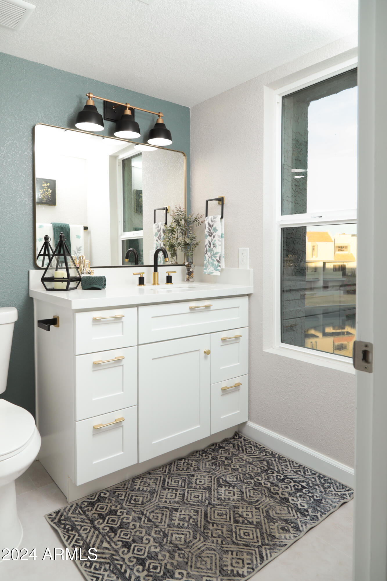 2524 S EL PARADISO -- # 99