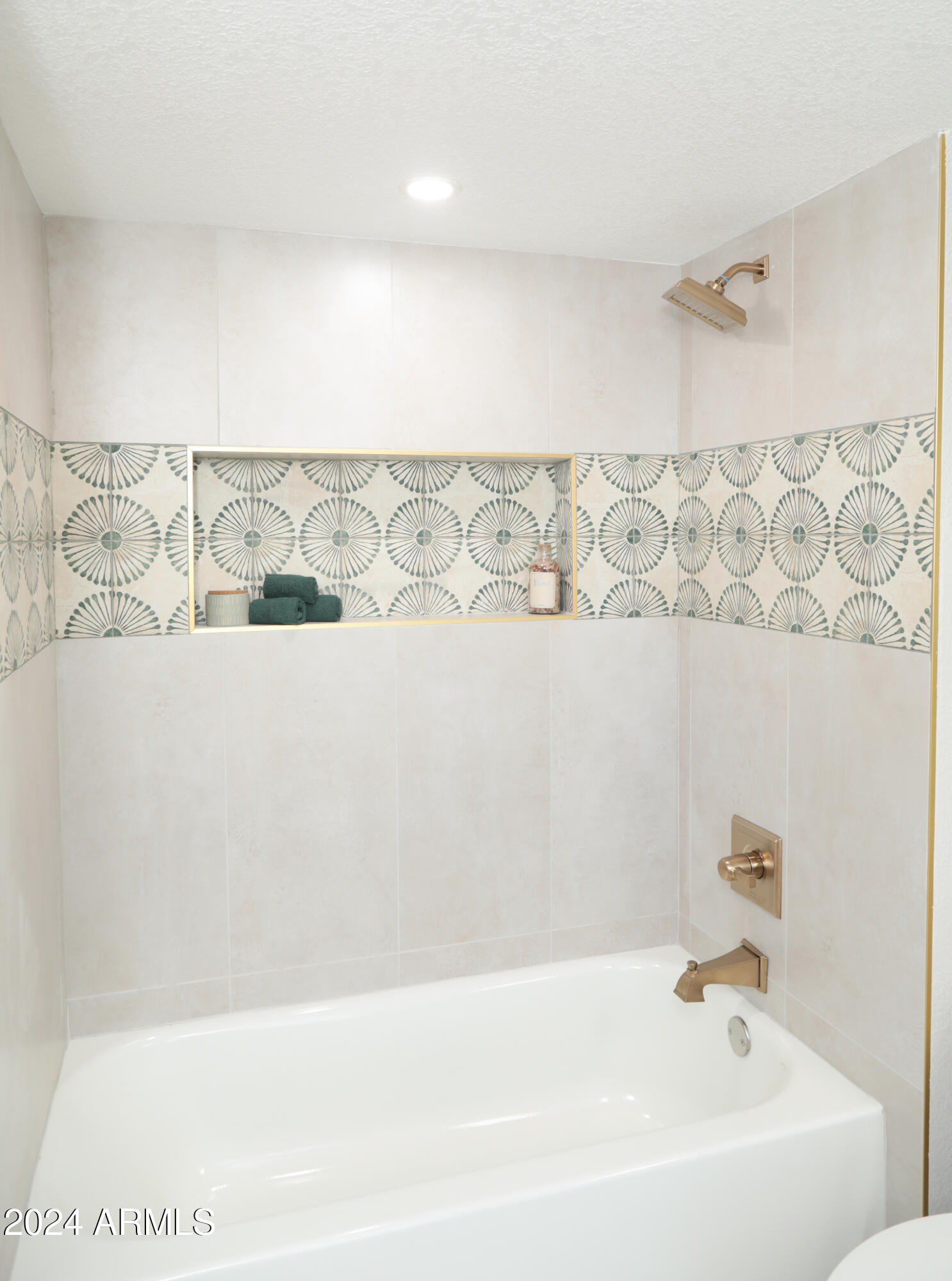 2524 S EL PARADISO -- # 99