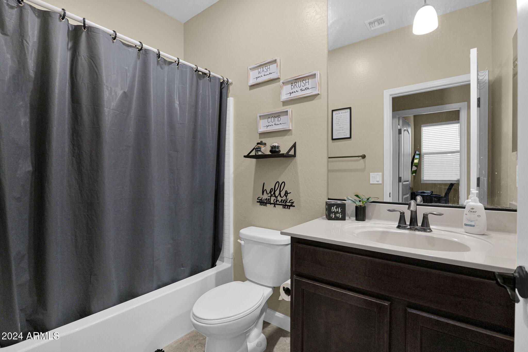 4898 E IOLITE Street