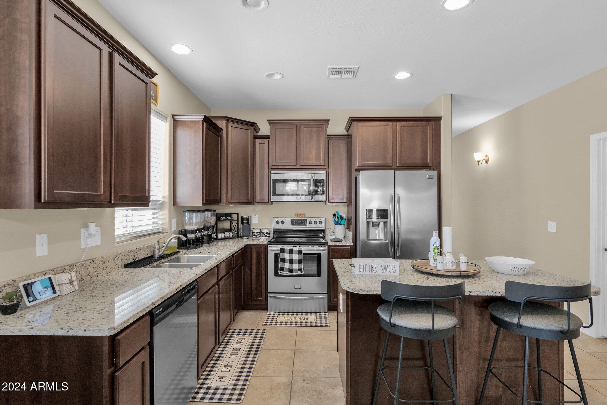 4898 E IOLITE Street